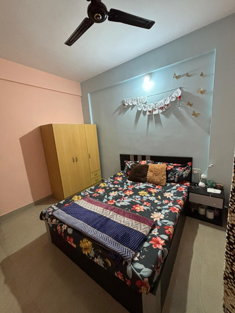 https://findmyroom-property-images-india.s3.ap-south-1.amazonaws.com/gjqxn-1704607075870-24642.jpeg