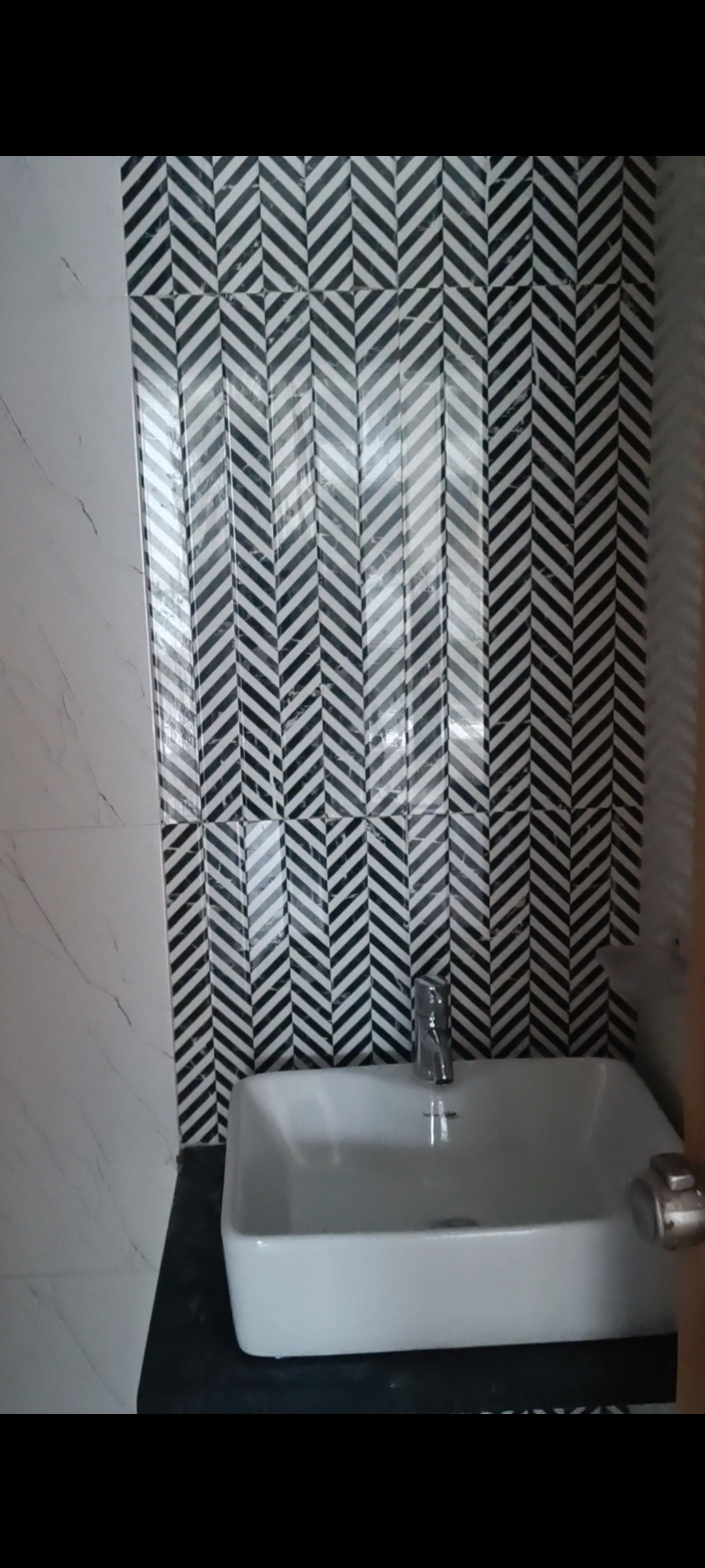 https://findmyroom-property-images-india.s3.ap-south-1.amazonaws.com/glzaz-1752416001104-74733.jpg