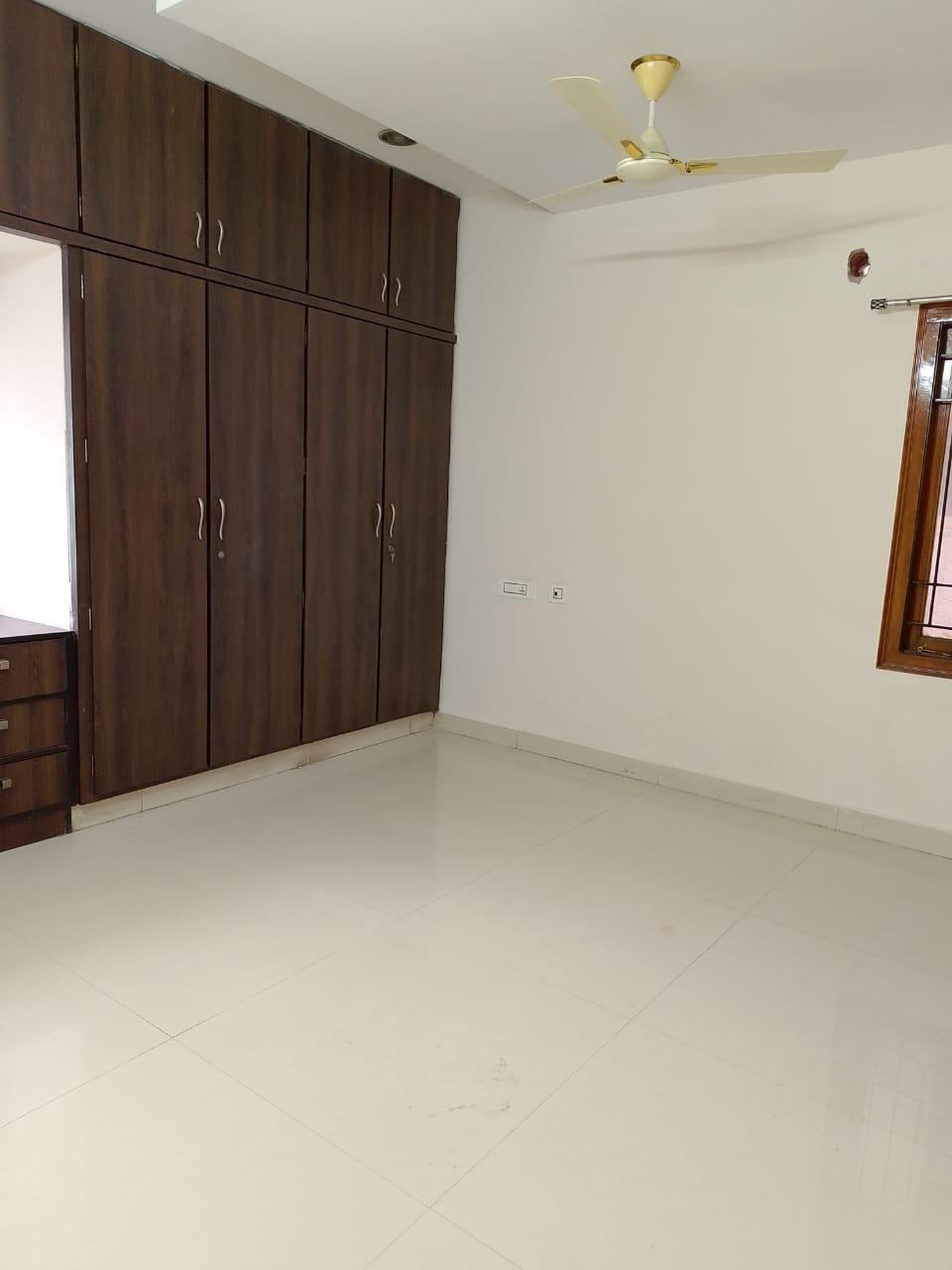 https://findmyroom-property-images-india.s3.ap-south-1.amazonaws.com/gpblb-1769666242672-52551