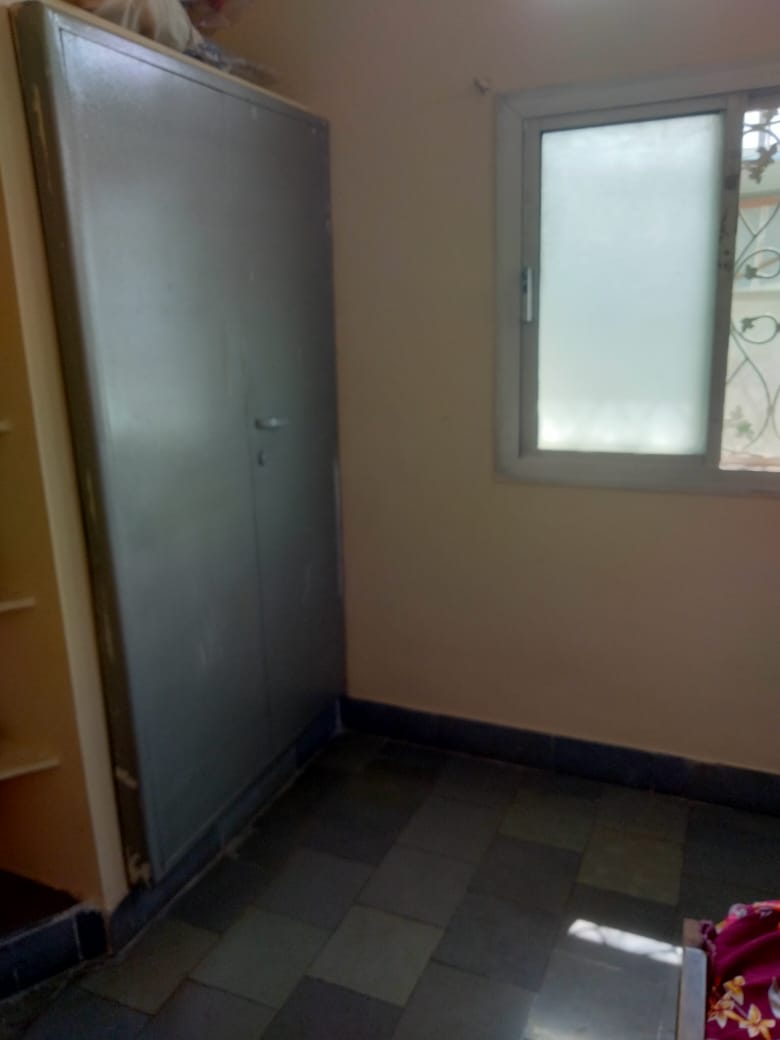https://findmyroom-property-images-india.s3.ap-south-1.amazonaws.com/grfdd-1745074854582-07430.jpg