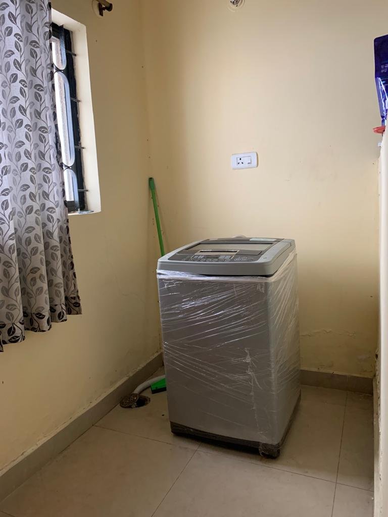 https://findmyroom-property-images-india.s3.ap-south-1.amazonaws.com/gscro-1687610748765-02258.jpeg