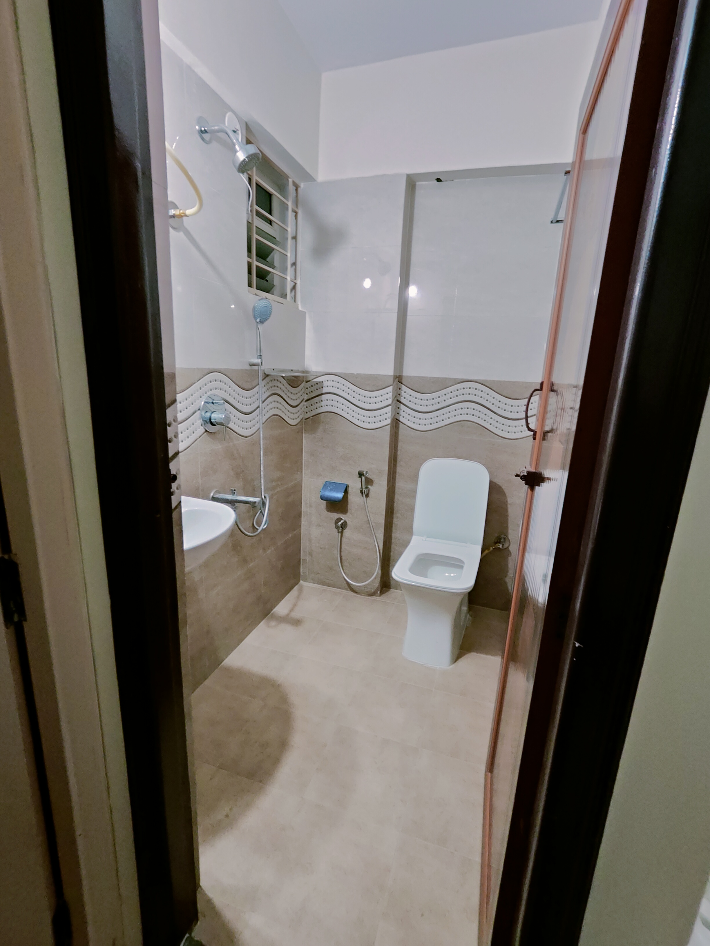 https://findmyroom-property-images-india.s3.ap-south-1.amazonaws.com/gsdzx-1681806852939-47284.jpg