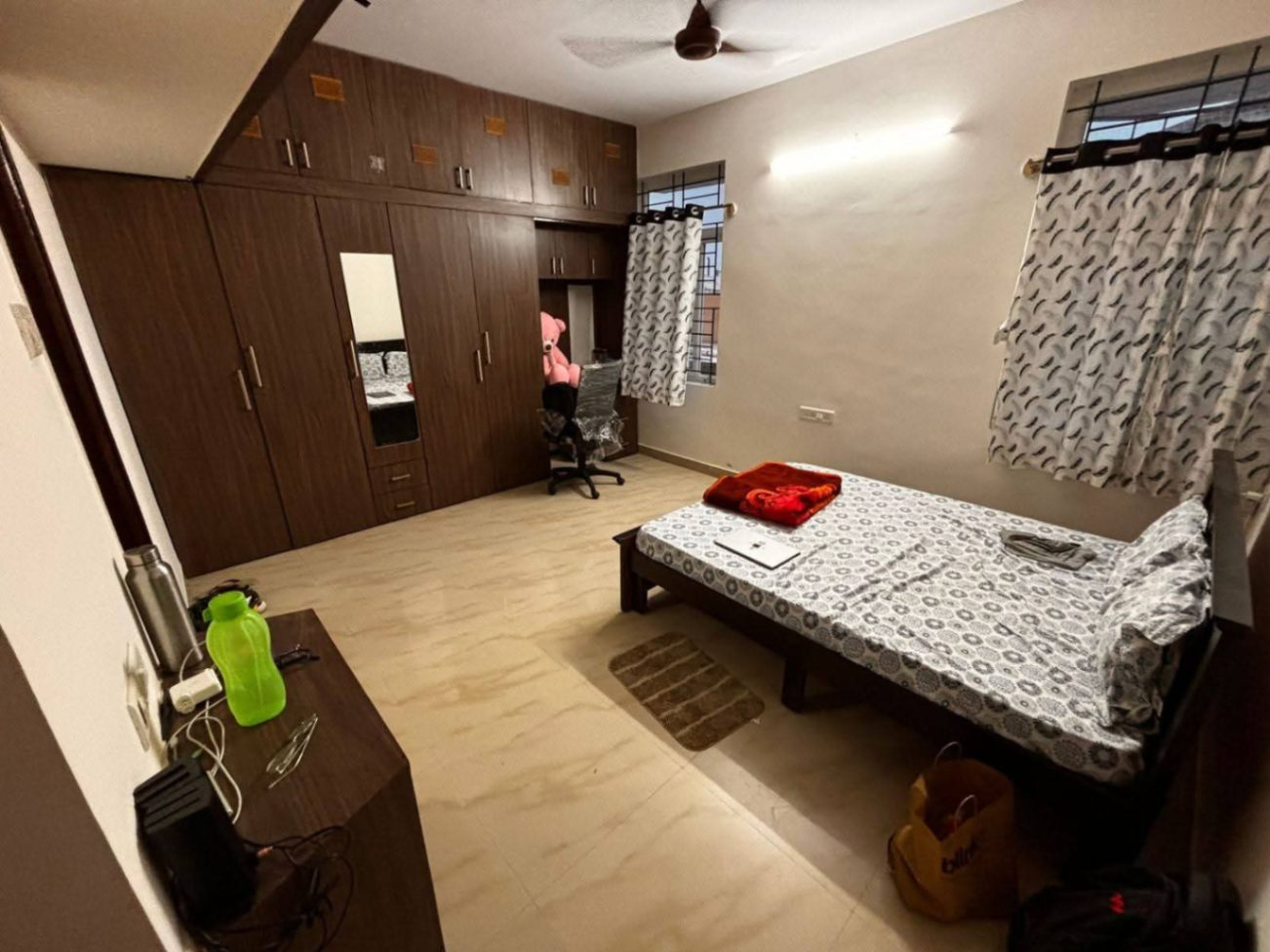 https://findmyroom-property-images-india.s3.ap-south-1.amazonaws.com/gudbj-1760099321531-15087