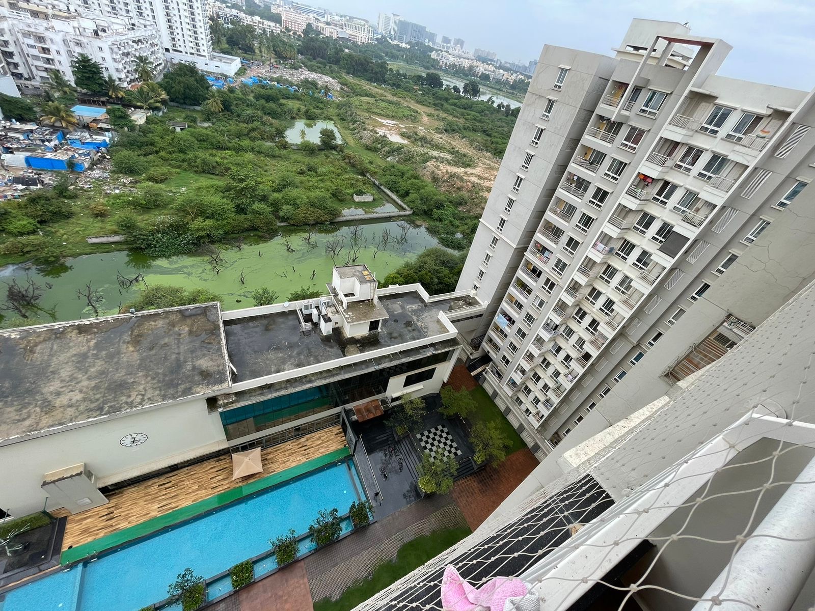 https://findmyroom-property-images-india.s3.ap-south-1.amazonaws.com/guegv-1724918343822-05777.jpeg