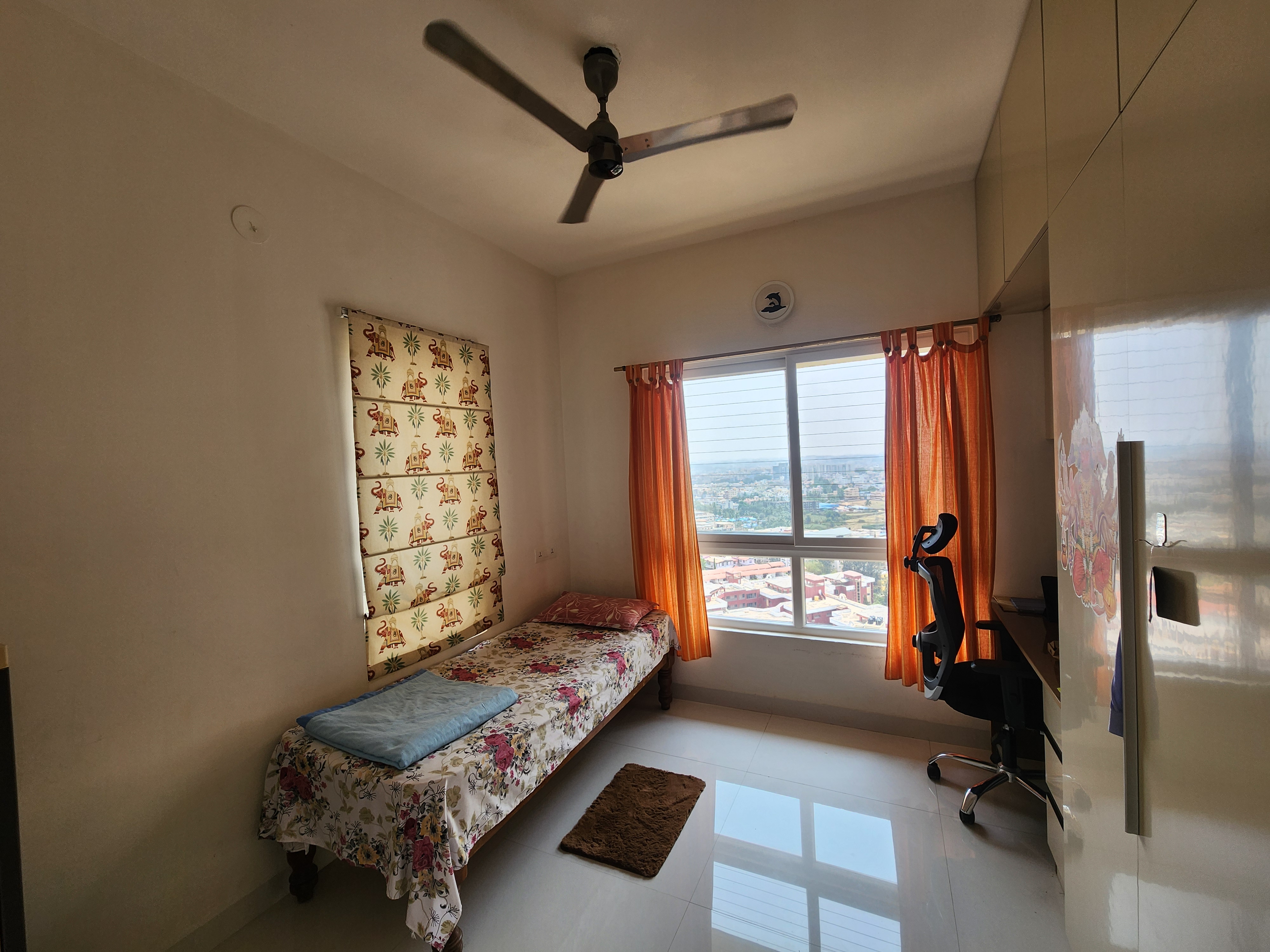 https://findmyroom-property-images-india.s3.ap-south-1.amazonaws.com/guzcr-1743328295642-56551.jpg