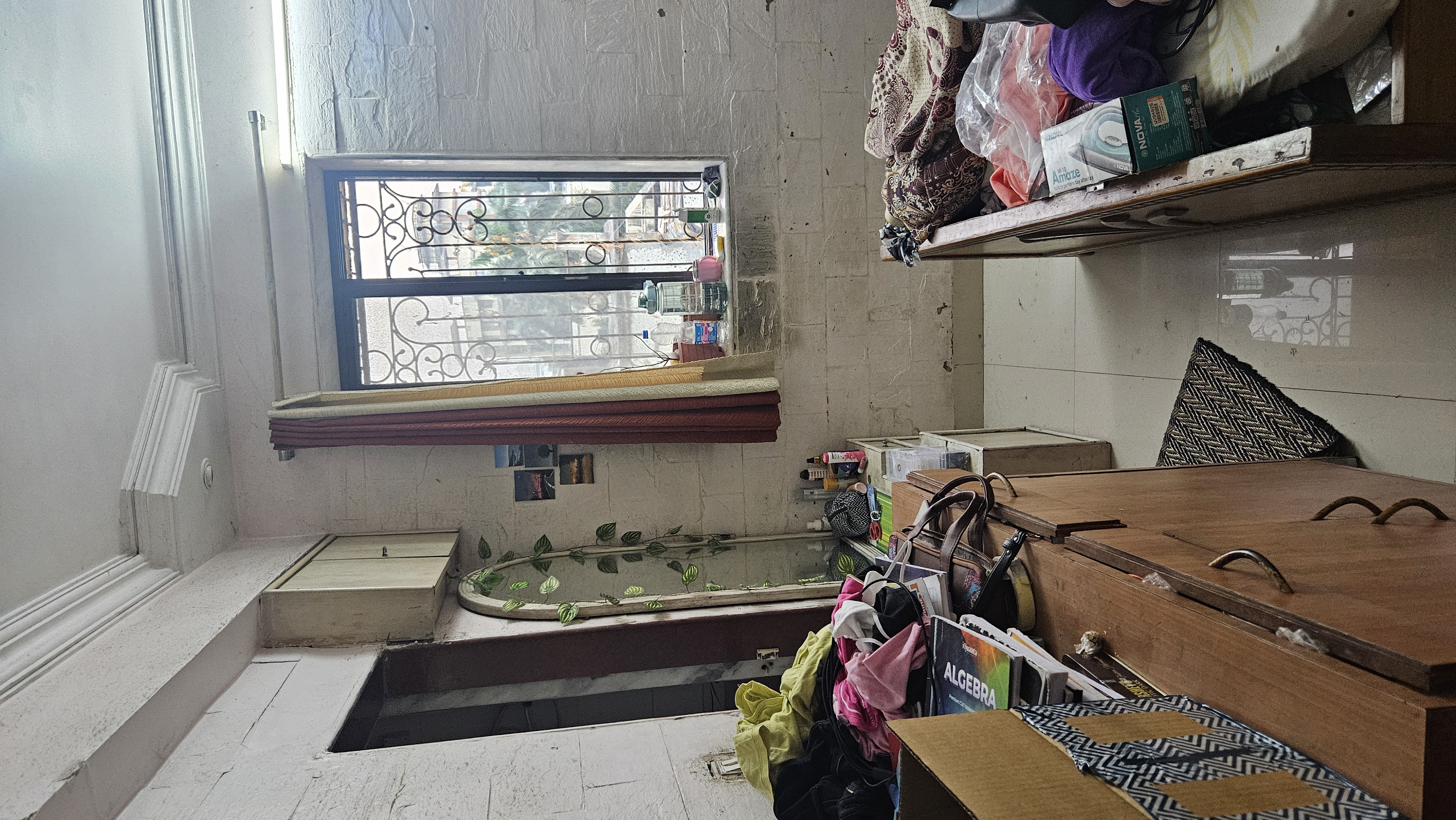 https://findmyroom-property-images-india.s3.ap-south-1.amazonaws.com/guzkk-1734524819798-83428.jpg