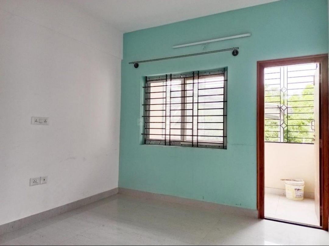 https://findmyroom-property-images-india.s3.ap-south-1.amazonaws.com/gvyky-1693114179637-88077.jpg