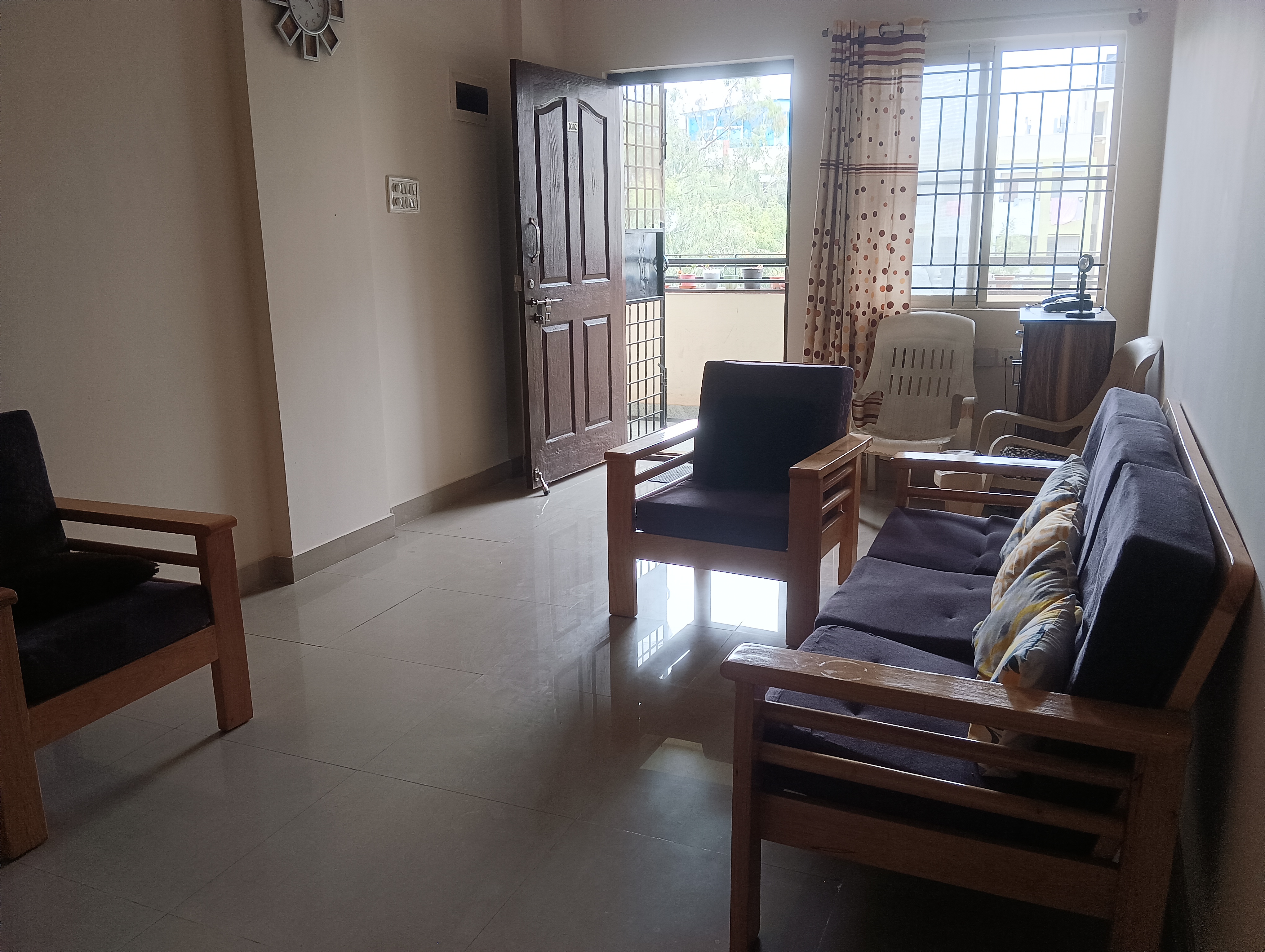 https://findmyroom-property-images-india.s3.ap-south-1.amazonaws.com/gyvco-1704448789197-00758.jpg