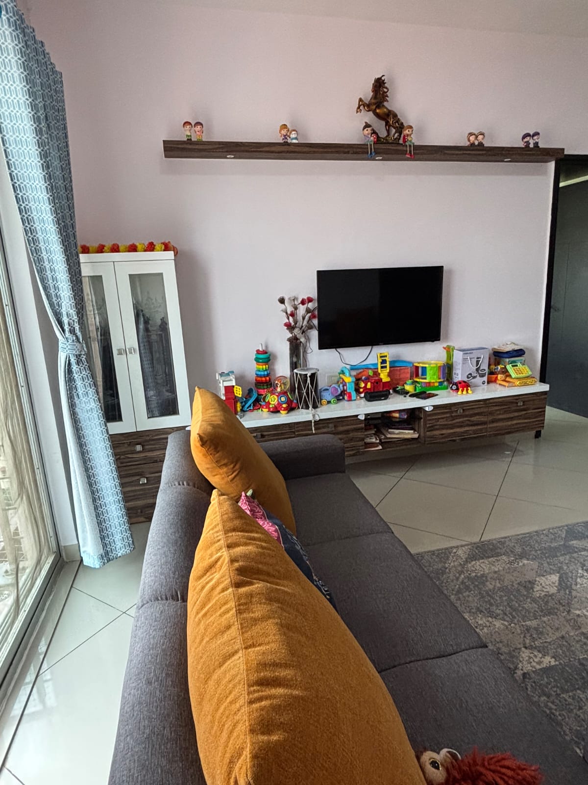 https://findmyroom-property-images-india.s3.ap-south-1.amazonaws.com/gzjek-1756884600396-61306.jpg