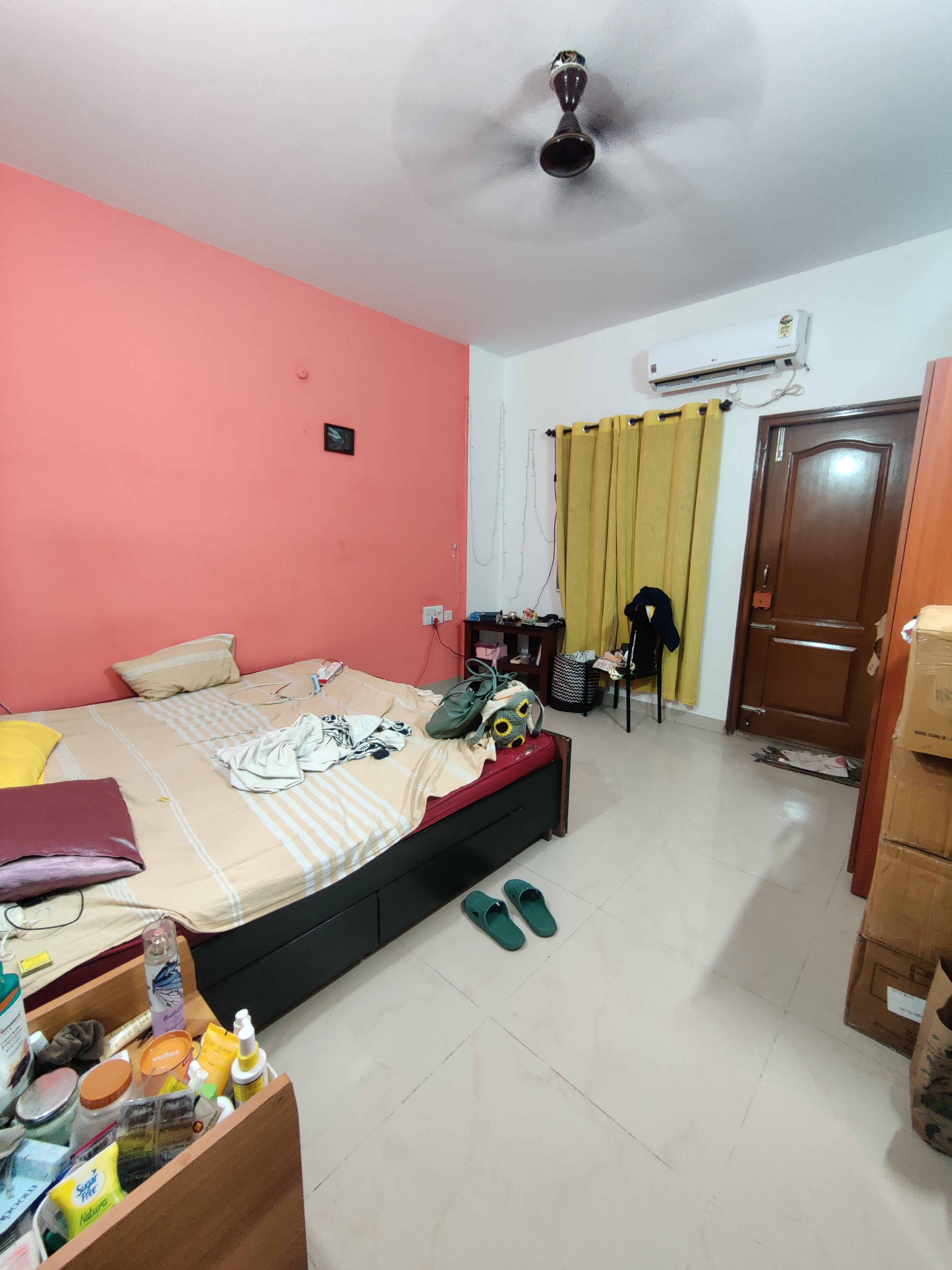 https://findmyroom-property-images-india.s3.ap-south-1.amazonaws.com/hdwls-1712245479353-44752.jpg