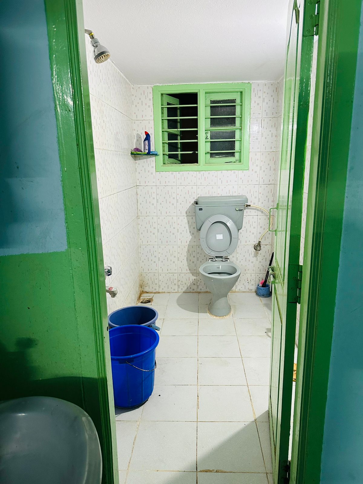https://findmyroom-property-images-india.s3.ap-south-1.amazonaws.com/hfavt-1697792168342-76416.jpg