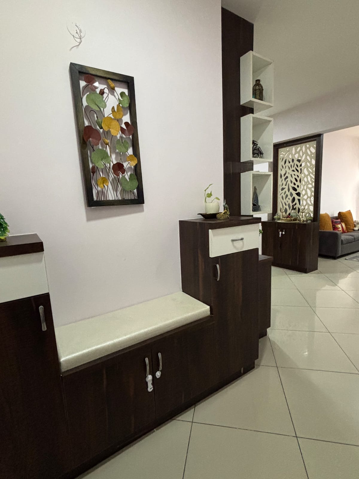 https://findmyroom-property-images-india.s3.ap-south-1.amazonaws.com/hfwfq-1756884600380-40333.jpg