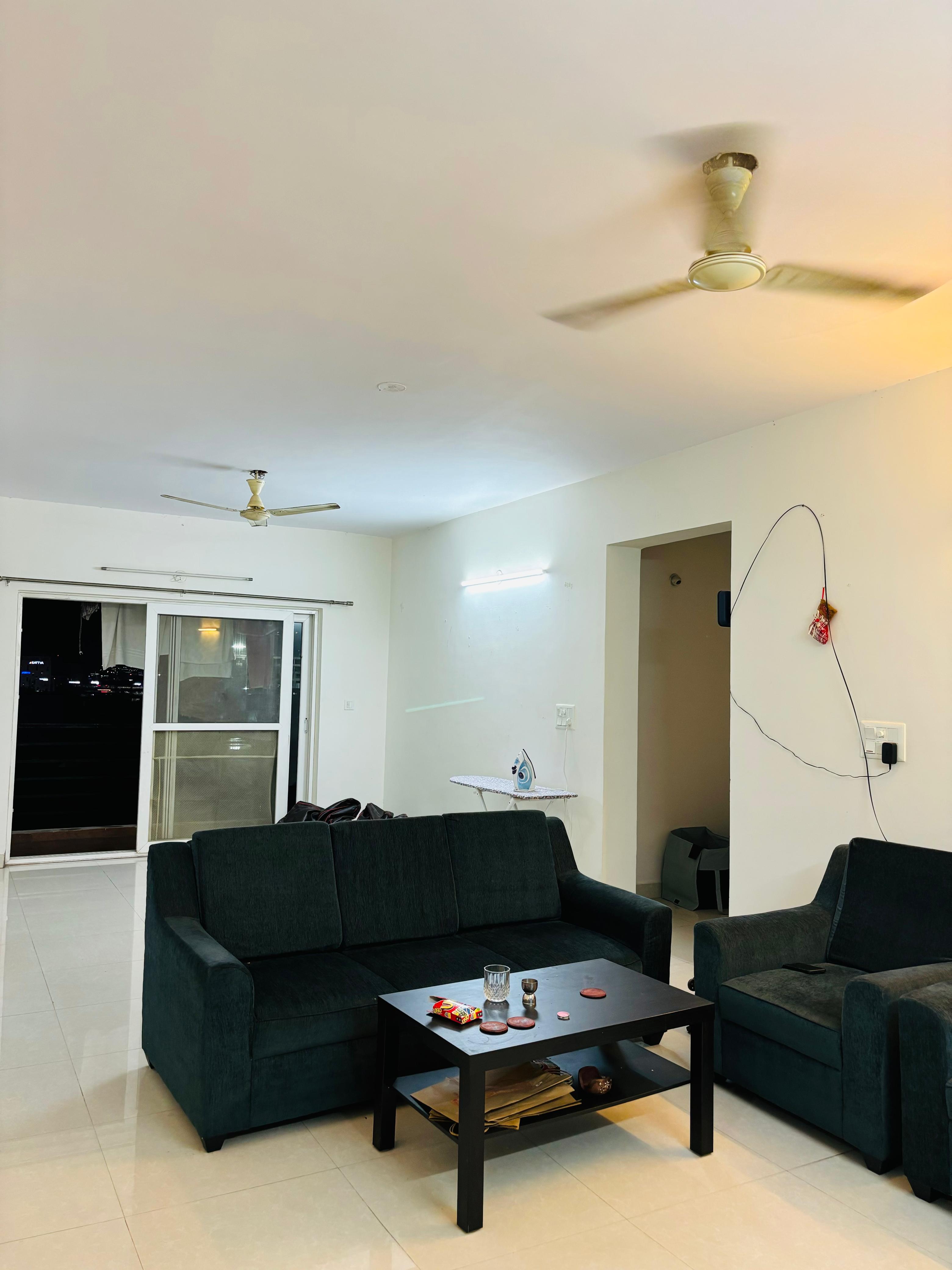 https://findmyroom-property-images-india.s3.ap-south-1.amazonaws.com/hgkdx-1723968279851-86487.jpeg