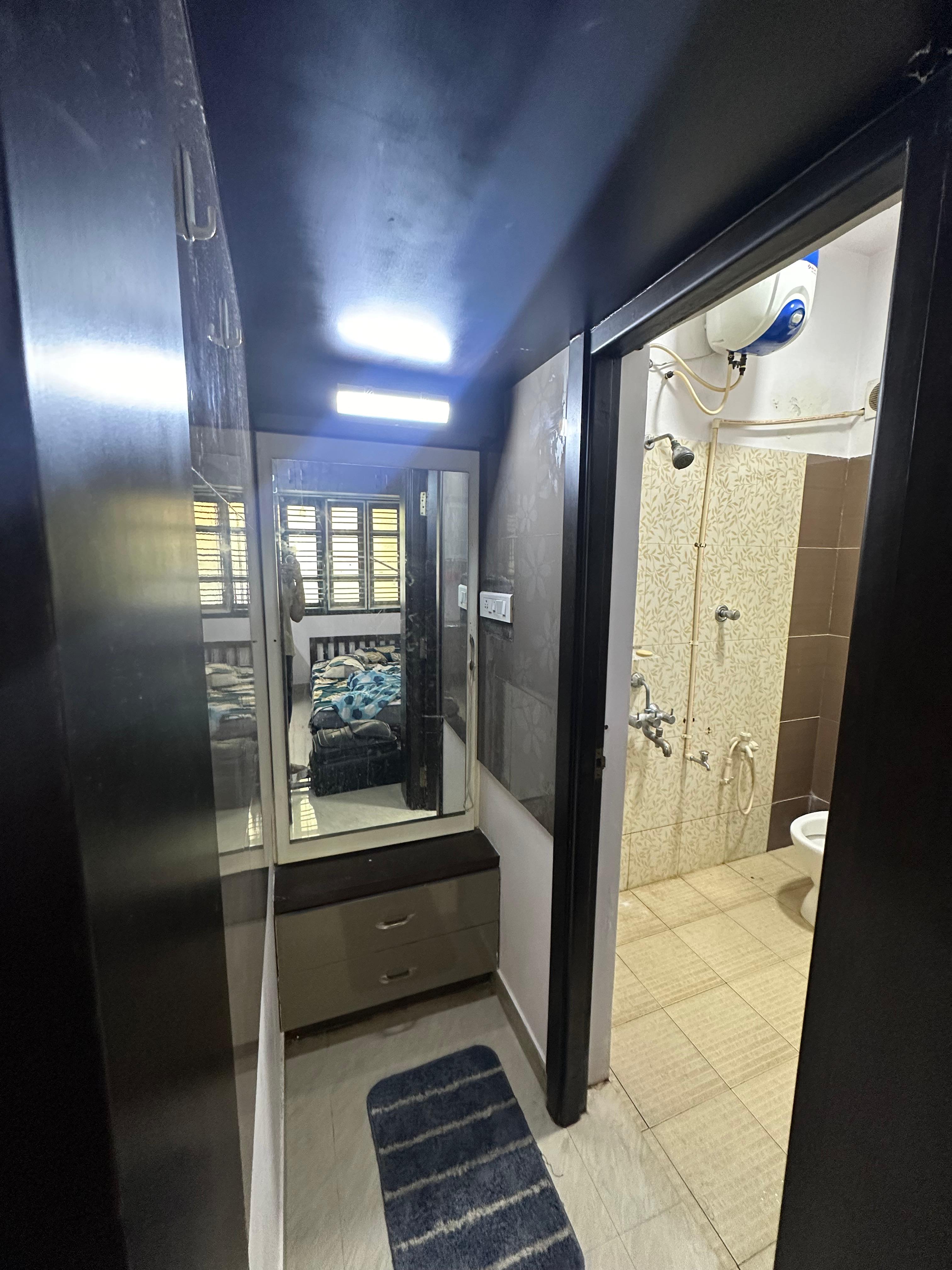 https://findmyroom-property-images-india.s3.ap-south-1.amazonaws.com/hgncx-1719762085780-70382.jpeg