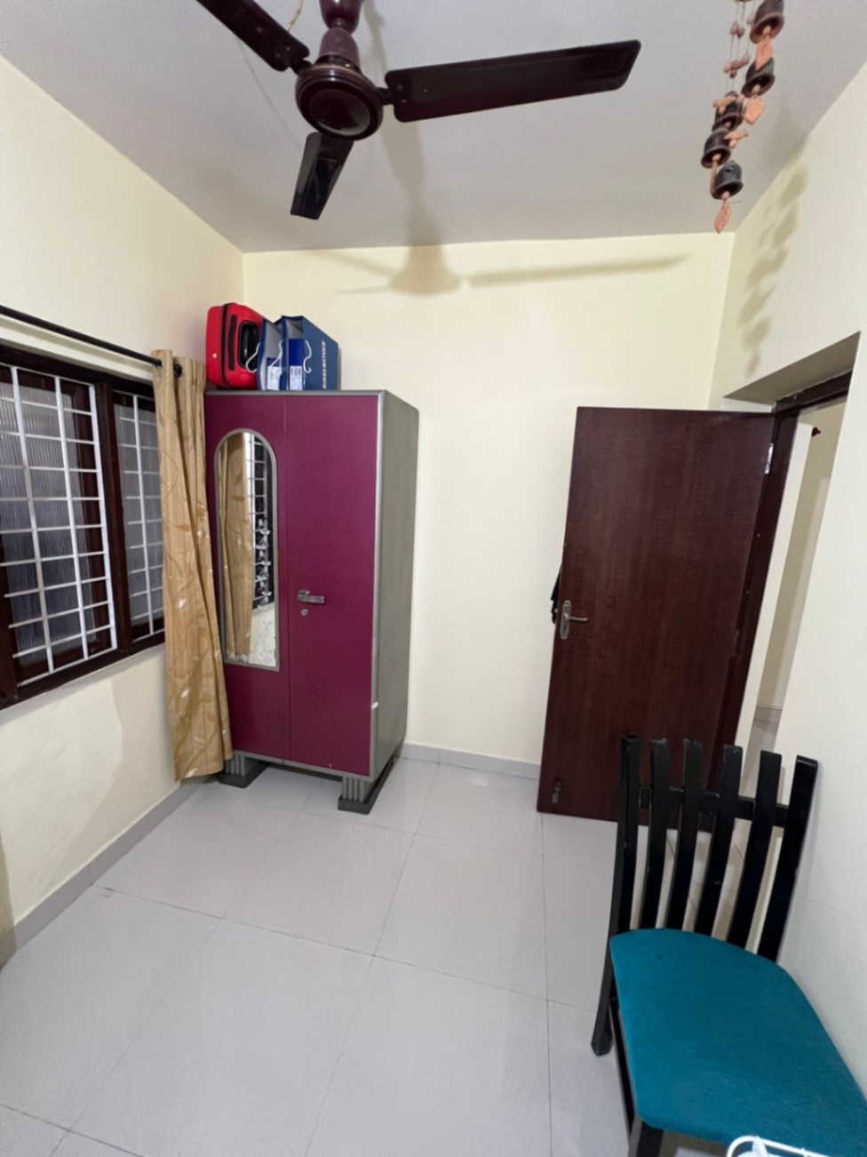 https://findmyroom-property-images-india.s3.ap-south-1.amazonaws.com/hhucl-1760550226270-32681
