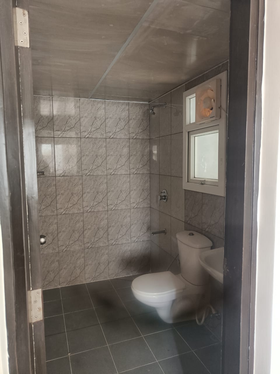 https://findmyroom-property-images-india.s3.ap-south-1.amazonaws.com/hjewb-1691506743020-55206.jpeg