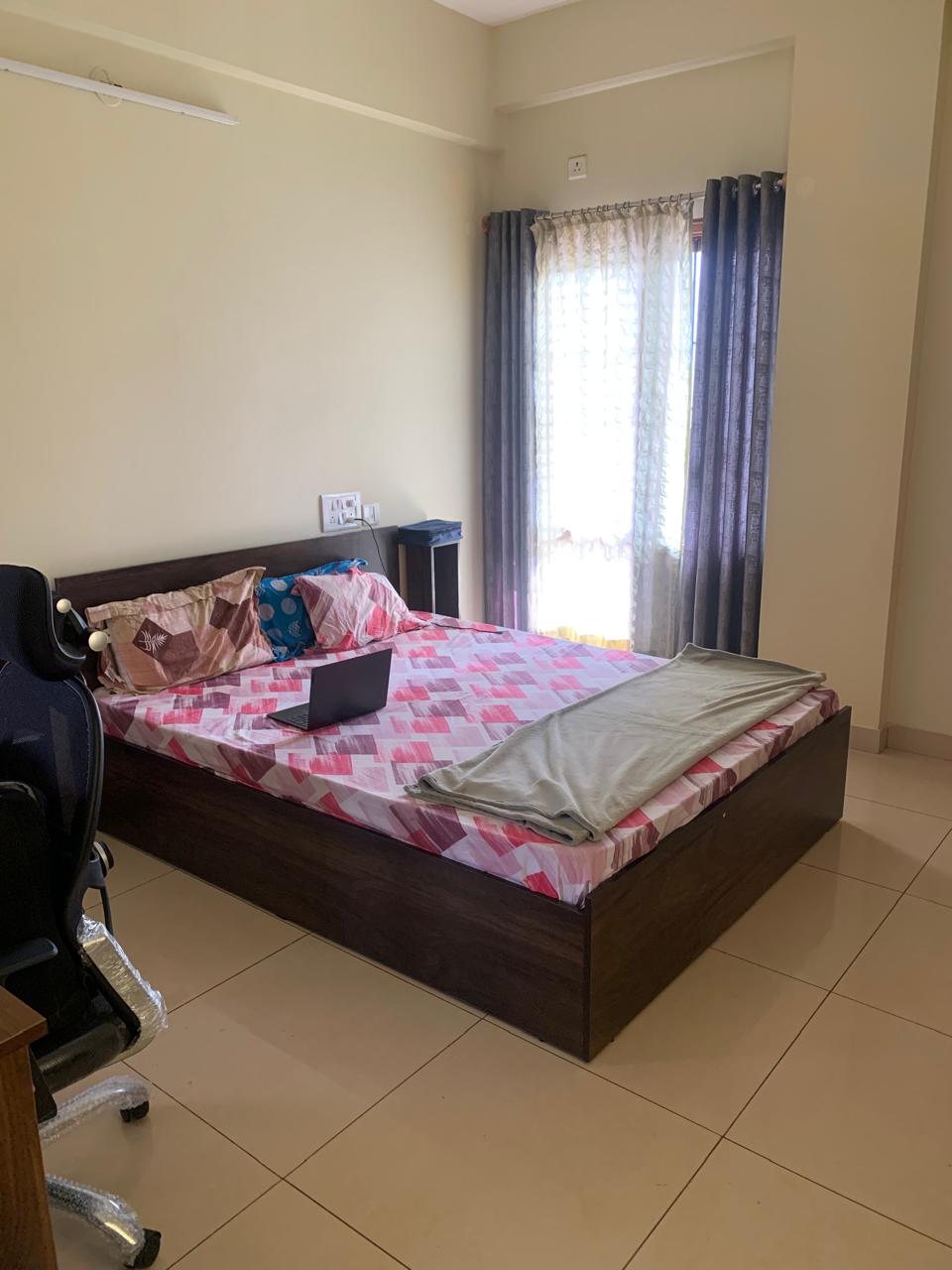 https://findmyroom-property-images-india.s3.ap-south-1.amazonaws.com/hjtzy-1732898940488-23218.jpg