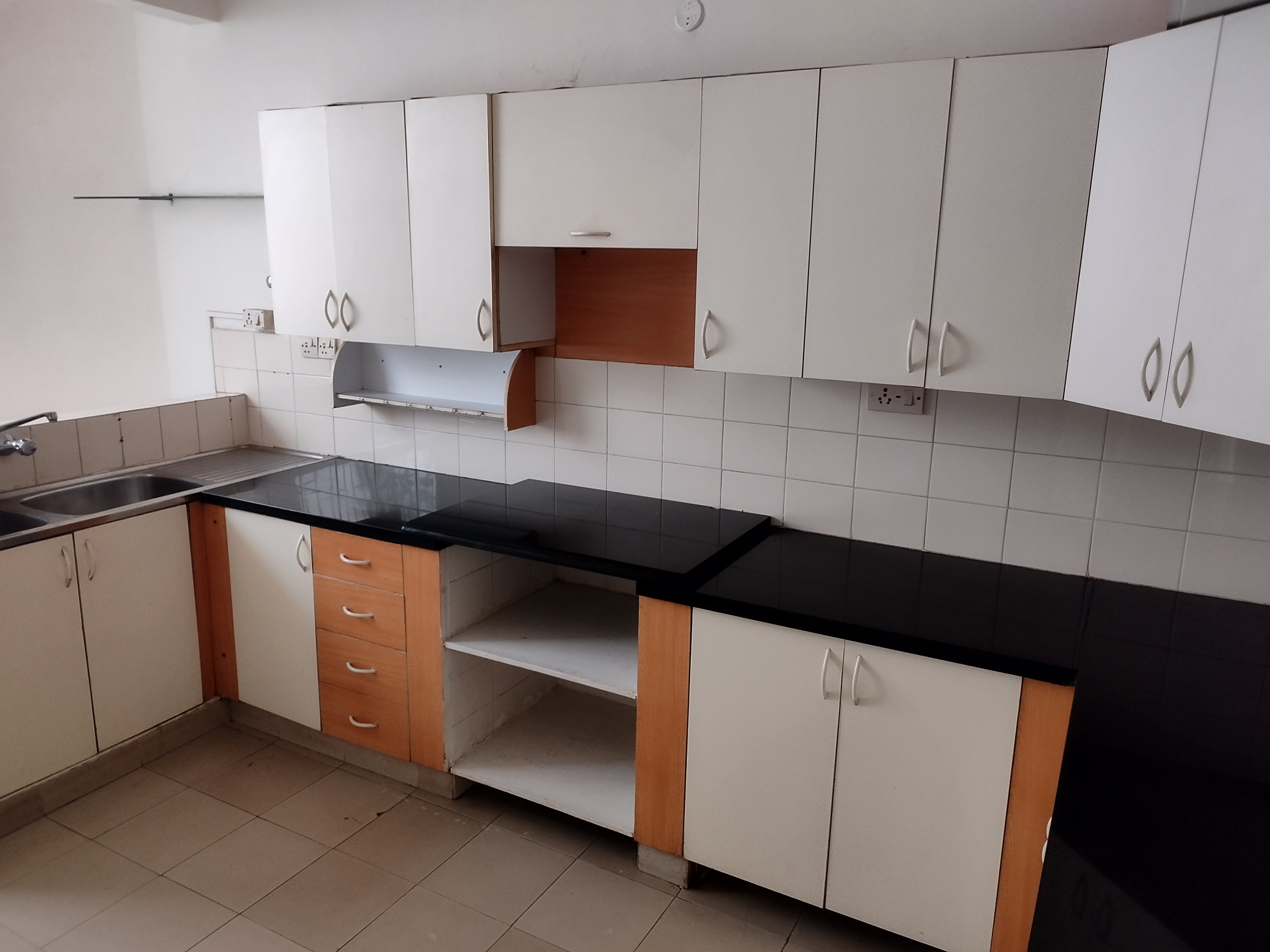 https://findmyroom-property-images-india.s3.ap-south-1.amazonaws.com/hlcyn-1702181020836-10086.jpg