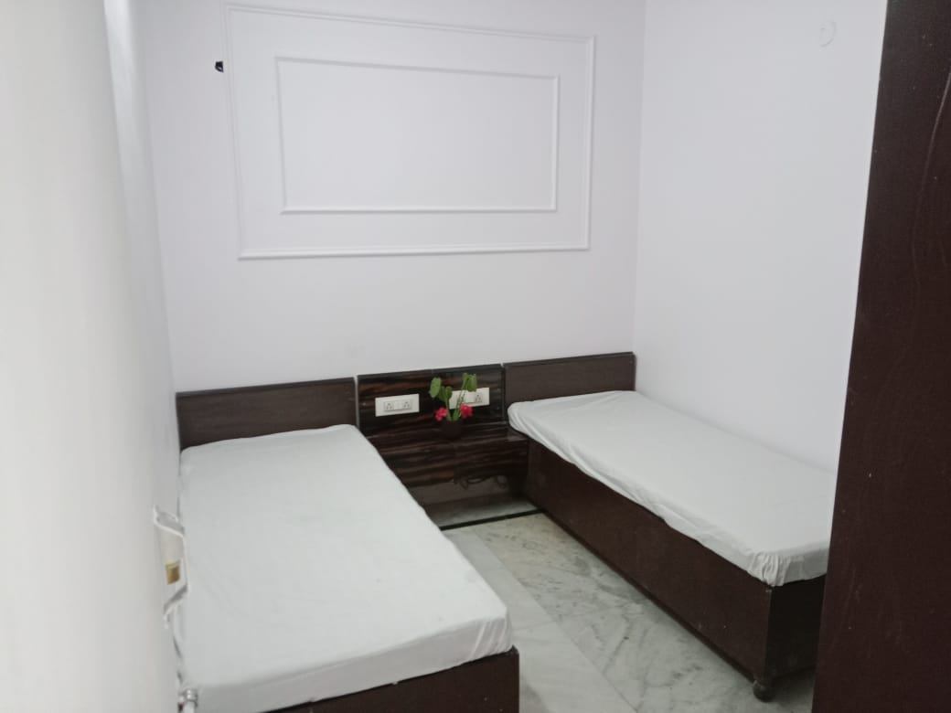 https://findmyroom-property-images-india.s3.ap-south-1.amazonaws.com/hmcls-1770998547511-65005