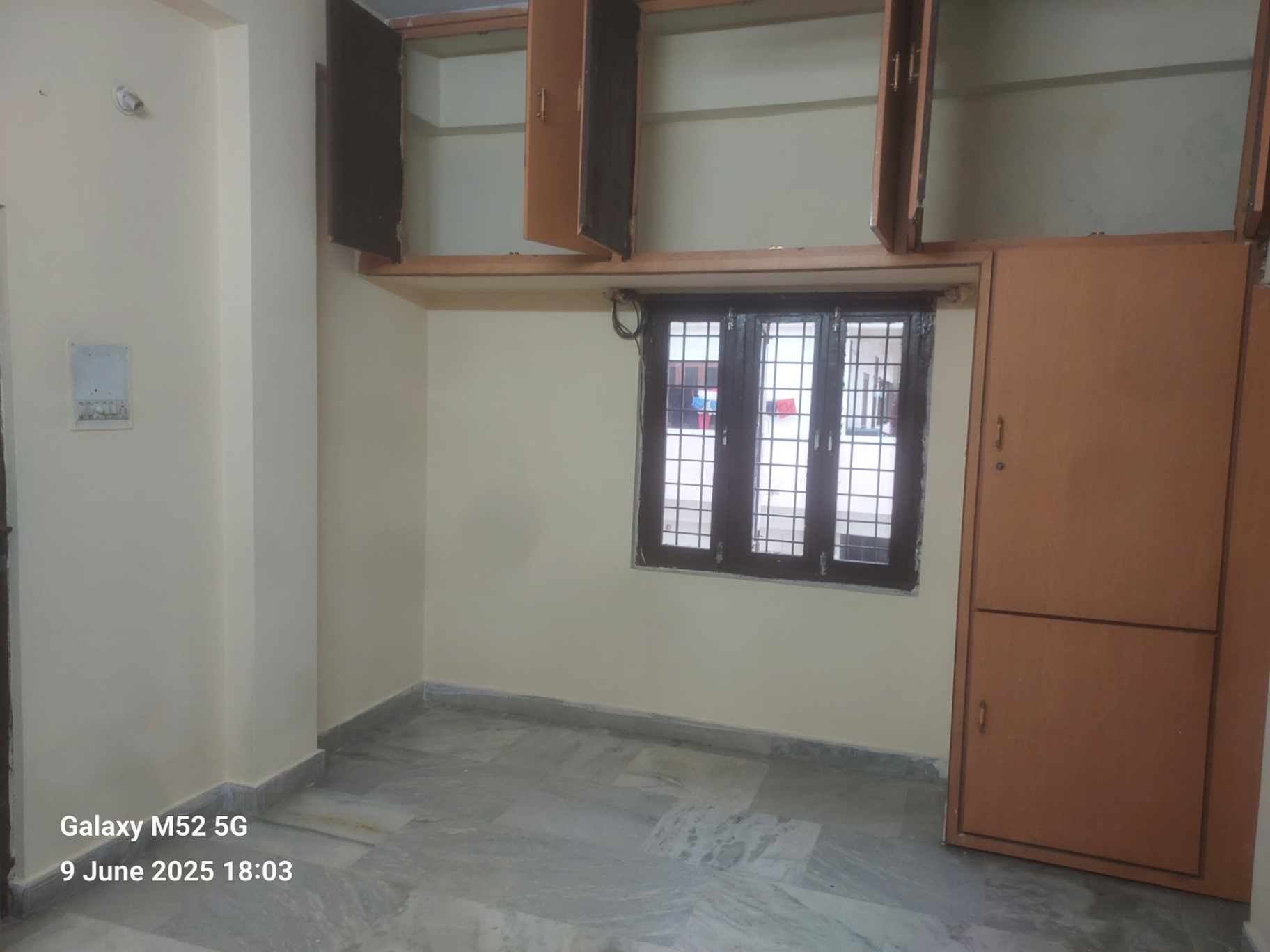https://findmyroom-property-images-india.s3.ap-south-1.amazonaws.com/hmcwj-1773760934138-41207