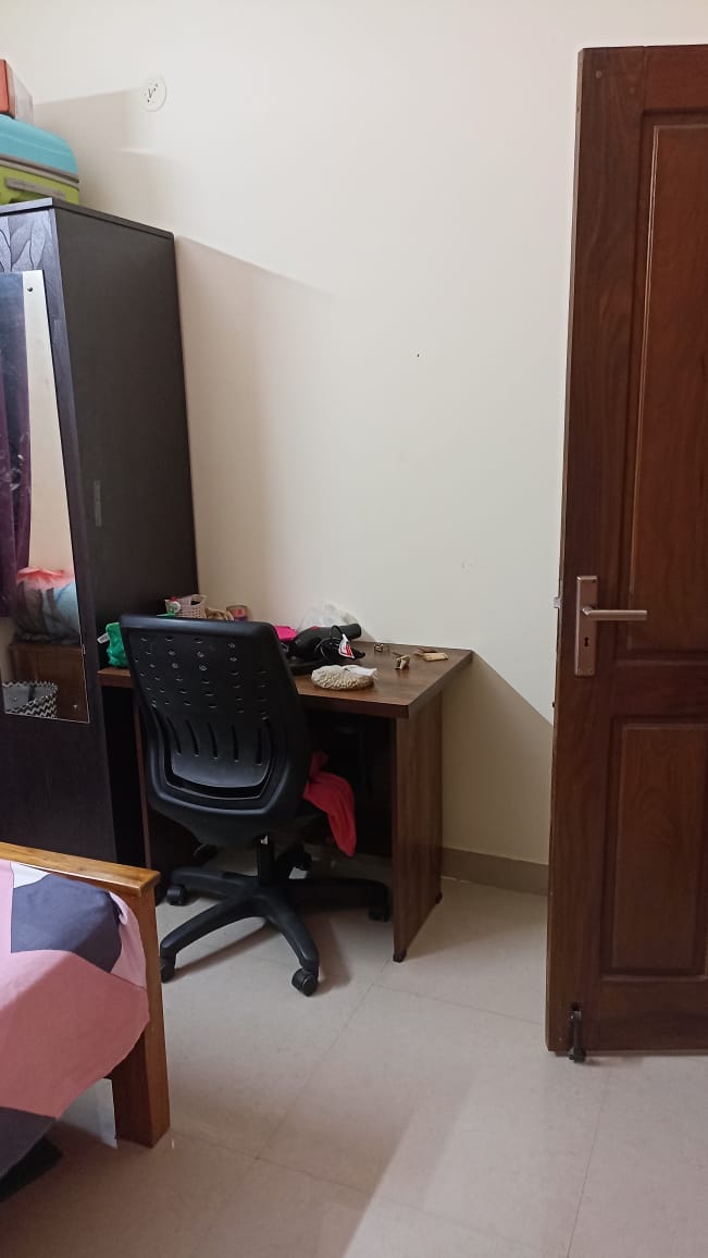 https://findmyroom-property-images-india.s3.ap-south-1.amazonaws.com/hnbmx-1686491956161-84177.jpeg