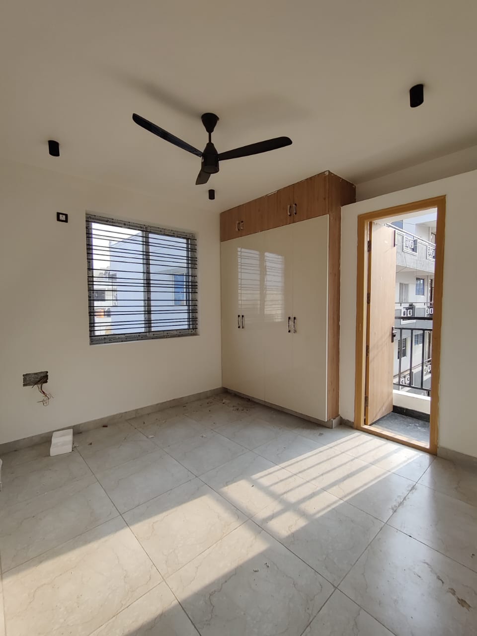 https://findmyroom-property-images-india.s3.ap-south-1.amazonaws.com/hoeli-1719577010292-25553.jpg