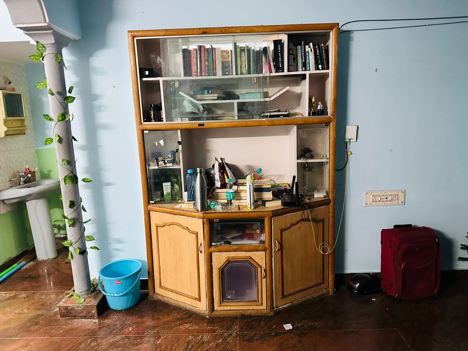 https://findmyroom-property-images-india.s3.ap-south-1.amazonaws.com/hoeyw-1697792168337-83856.jpg