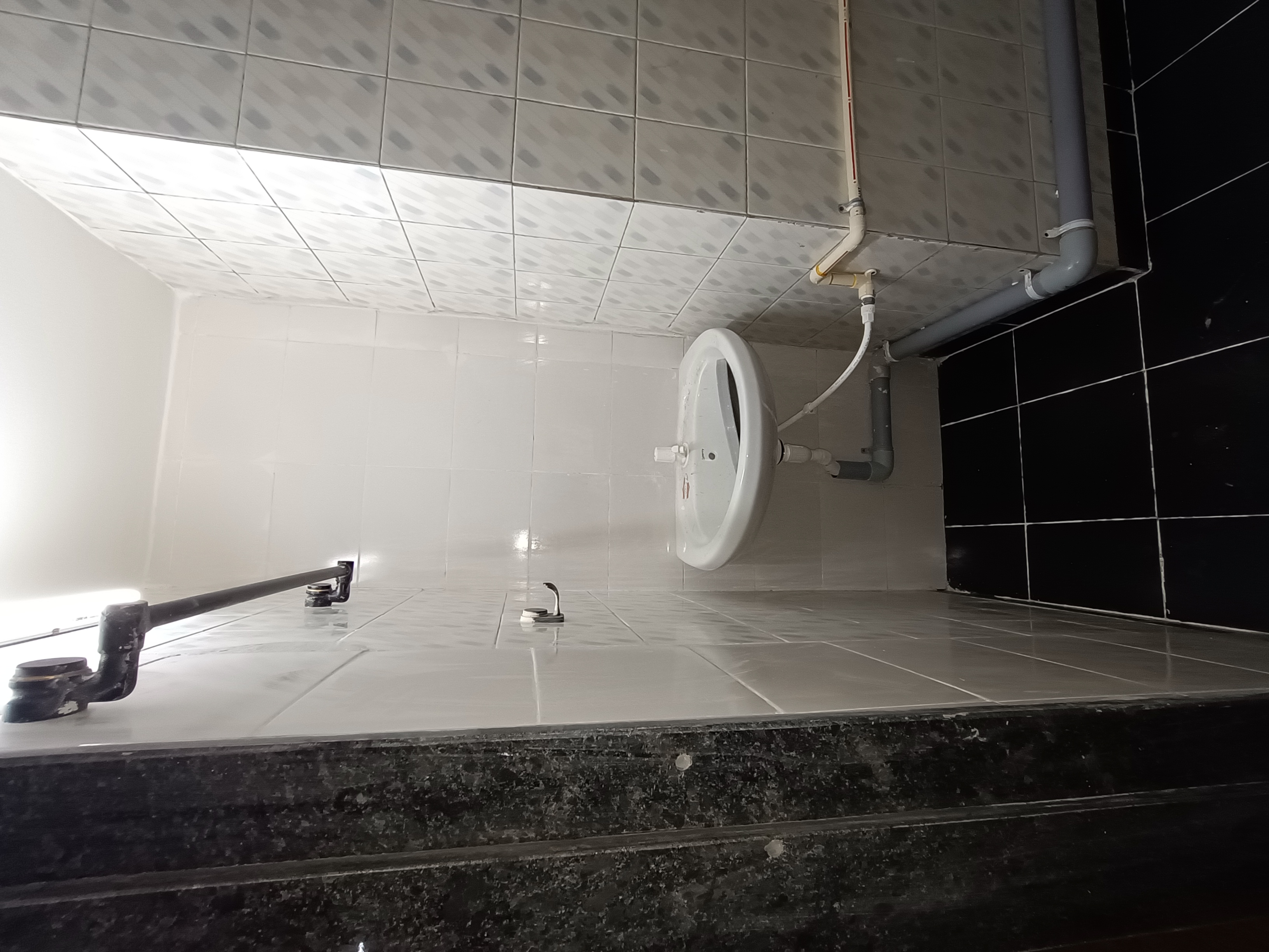 https://findmyroom-property-images-india.s3.ap-south-1.amazonaws.com/hrnwp-1701762608332-72378.jpg