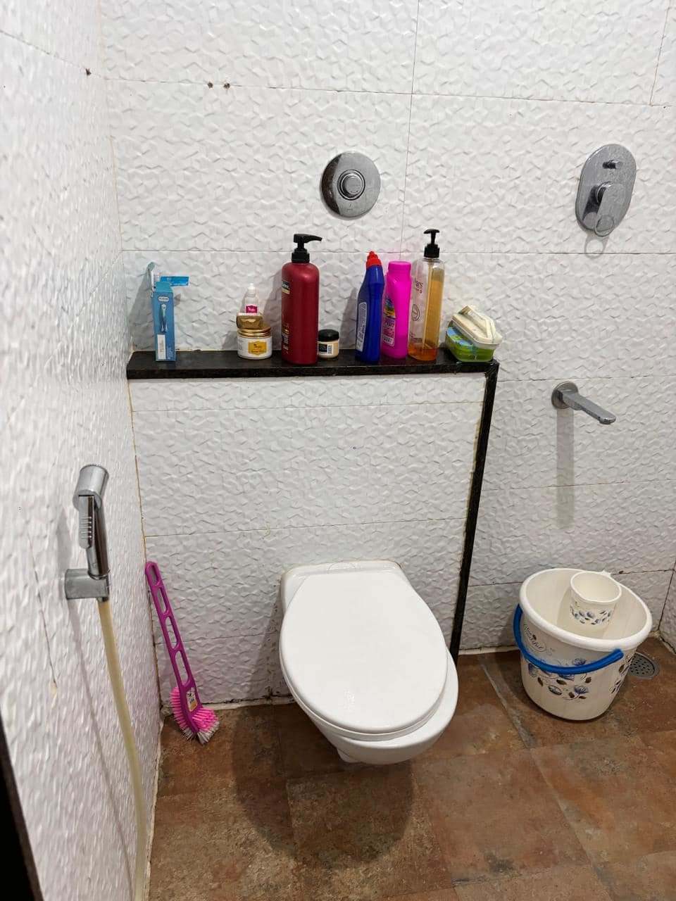 https://findmyroom-property-images-india.s3.ap-south-1.amazonaws.com/htsvz-1760114511275-87438