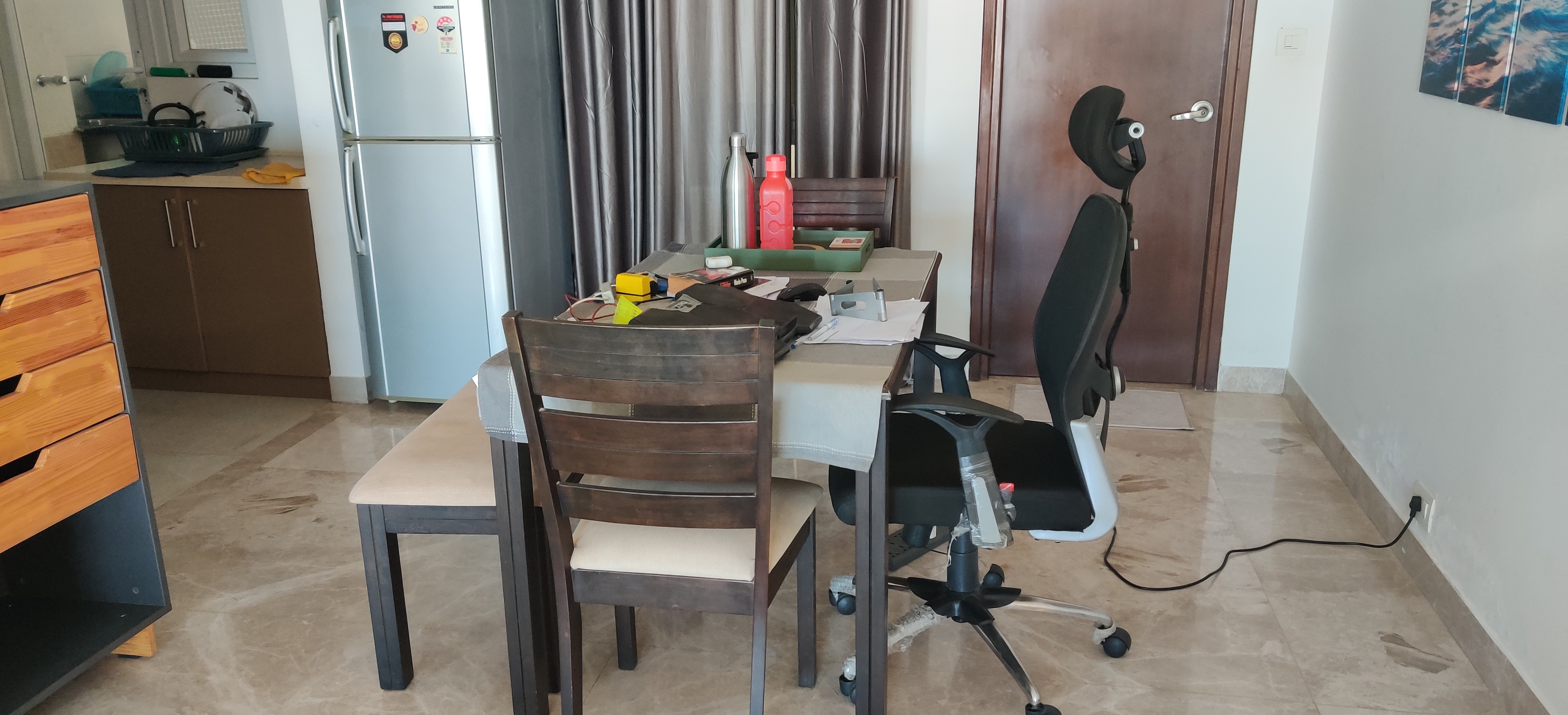 https://findmyroom-property-images-india.s3.ap-south-1.amazonaws.com/hutsh-1712743001950-20554.jpg