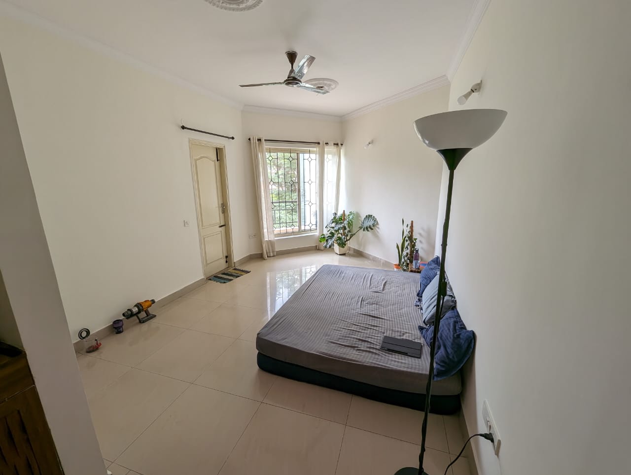 https://findmyroom-property-images-india.s3.ap-south-1.amazonaws.com/hwtos-1690436064762-46585.jpg