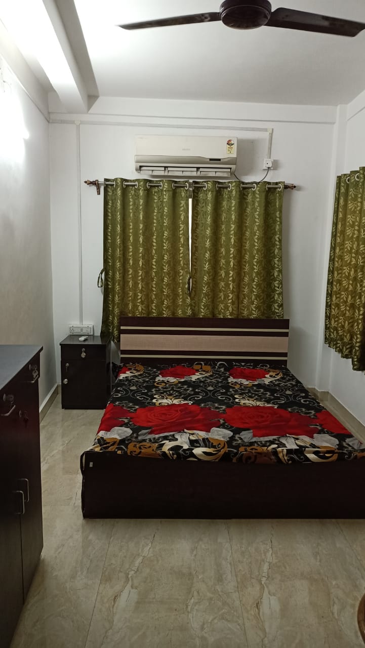 https://findmyroom-property-images-india.s3.ap-south-1.amazonaws.com/hxfpy-1701693395844-43361.jpeg