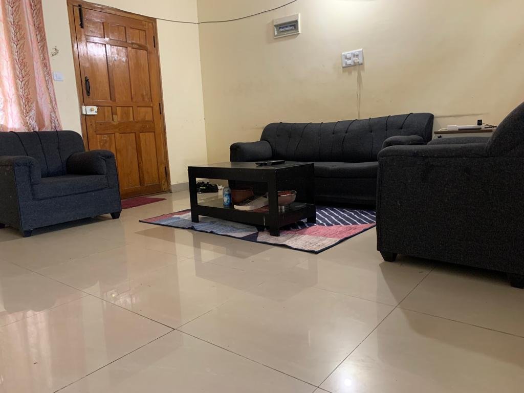 https://findmyroom-property-images-india.s3.ap-south-1.amazonaws.com/hxugs-1687610748760-81047.jpeg