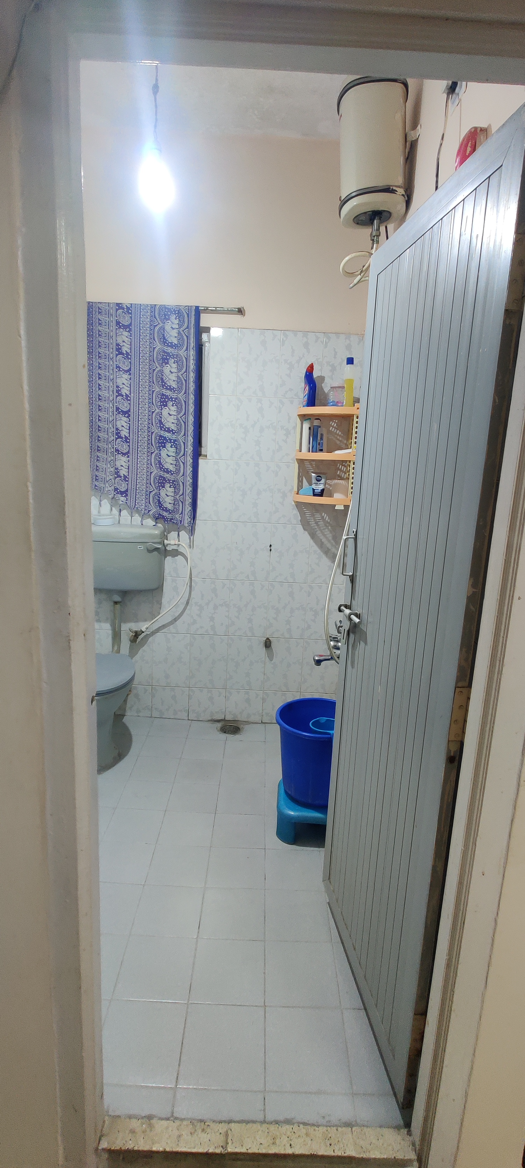 https://findmyroom-property-images-india.s3.ap-south-1.amazonaws.com/hychb-1683468358870-76363.jpg