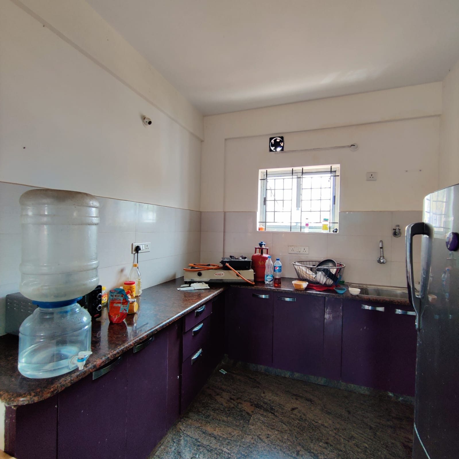 https://findmyroom-property-images-india.s3.ap-south-1.amazonaws.com/hyuuv-1674055871861-16106.jpeg