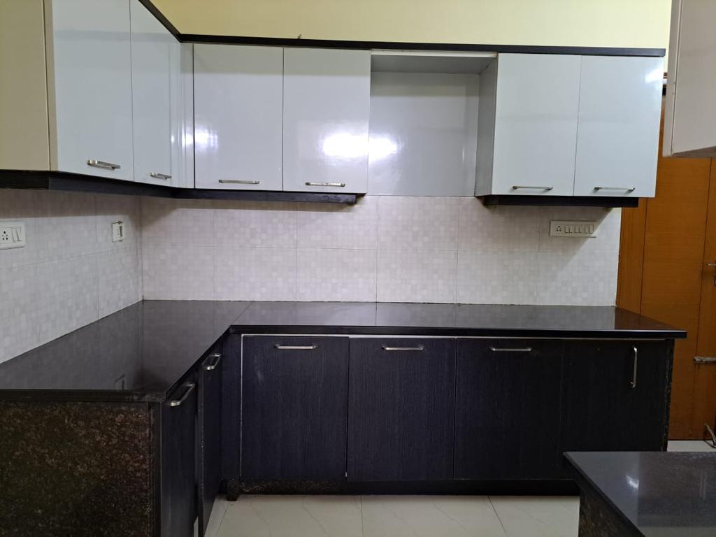 https://findmyroom-property-images-india.s3.ap-south-1.amazonaws.com/hzvae-1690722590305-36225.jpg
