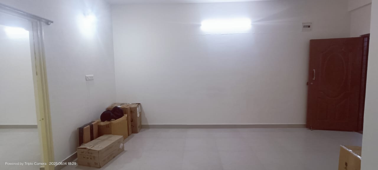 https://findmyroom-property-images-india.s3.ap-south-1.amazonaws.com/iaaxr-1749965751407-16256.jpeg