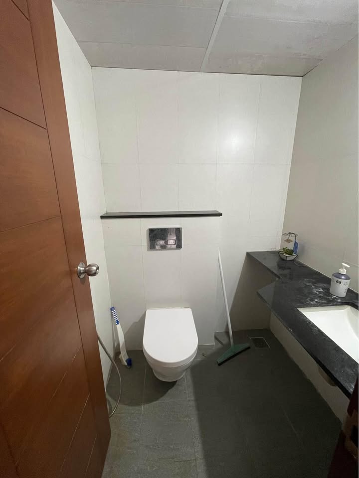https://findmyroom-property-images-india.s3.ap-south-1.amazonaws.com/idtcp-1740682617433-16883.jpg