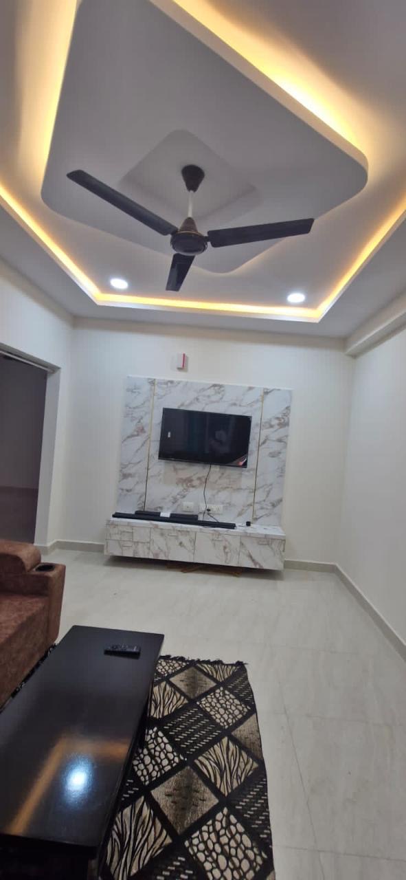 https://findmyroom-property-images-india.s3.ap-south-1.amazonaws.com/illyh-1727107985680-05607.jpeg