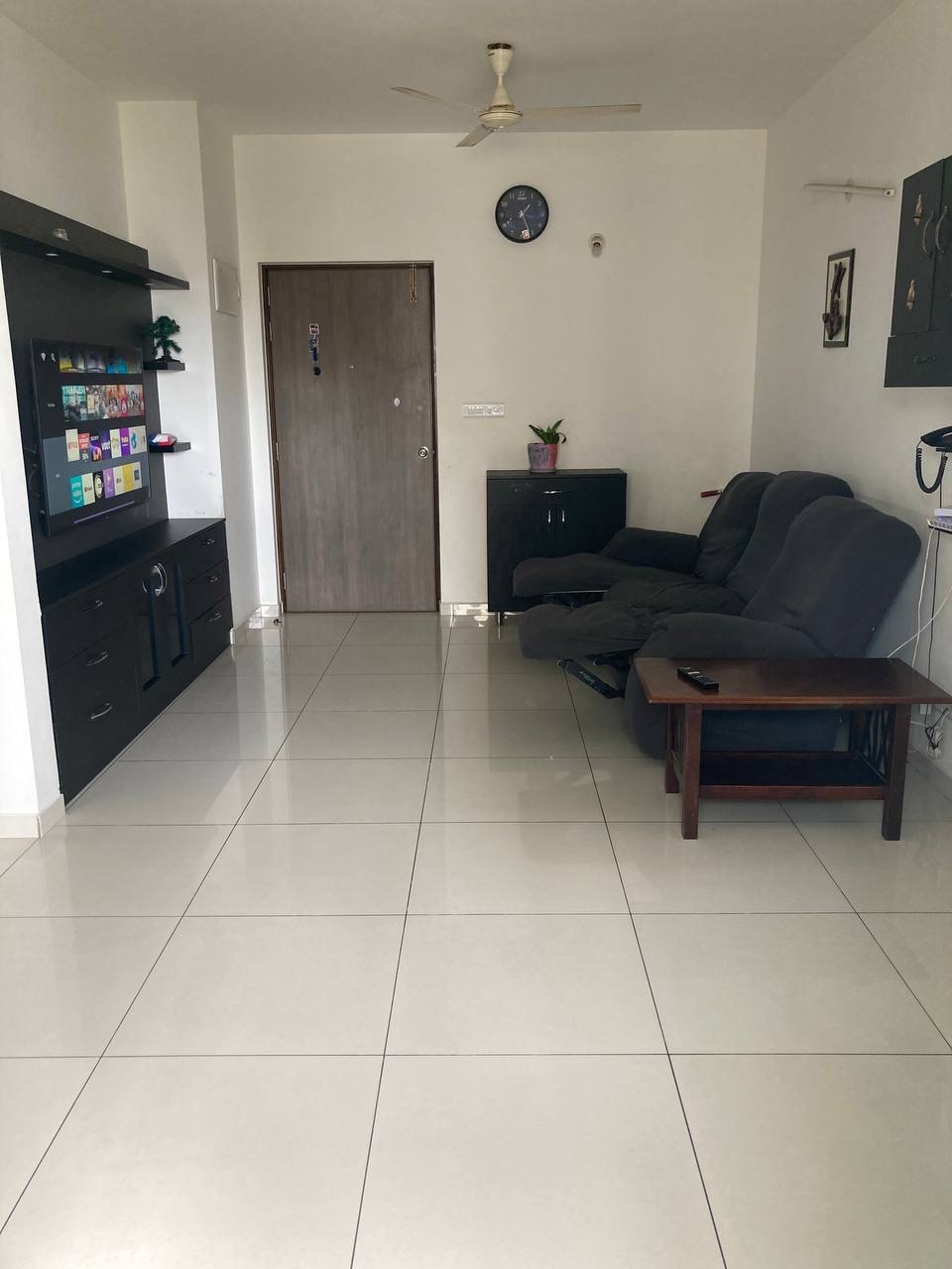 https://findmyroom-property-images-india.s3.ap-south-1.amazonaws.com/ioyaf-1749975310326-77504.jpg