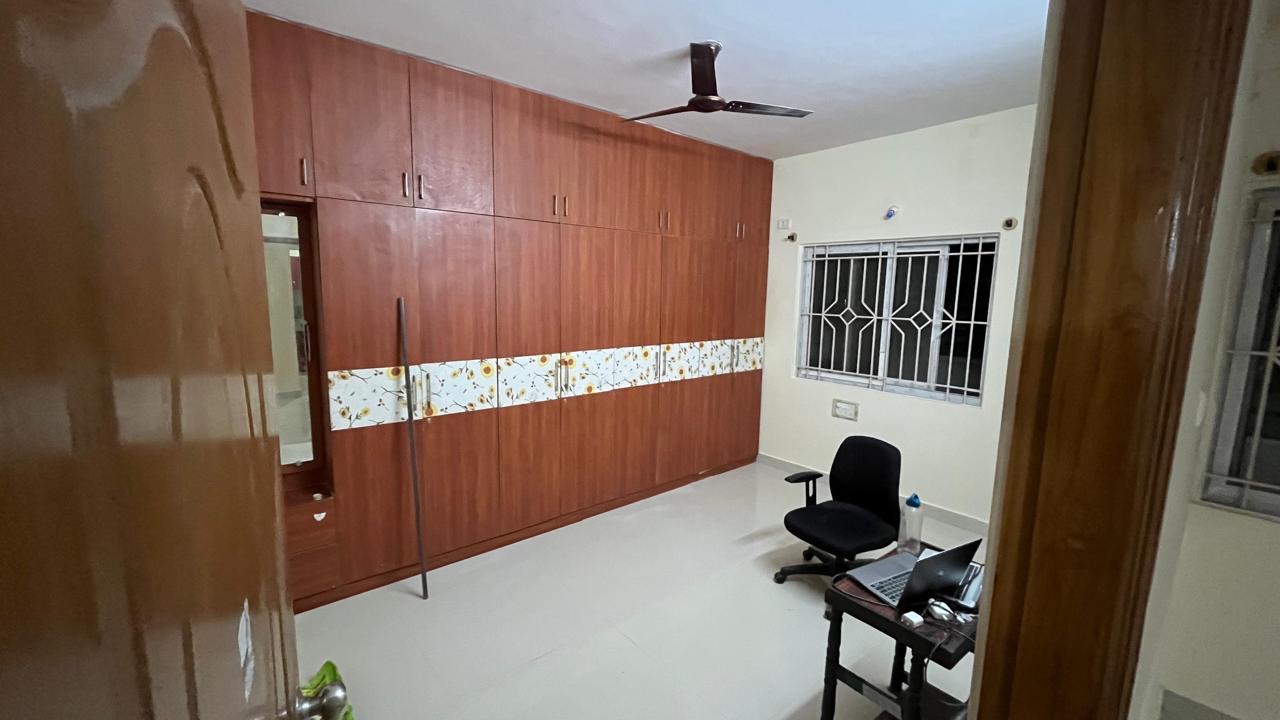 https://findmyroom-property-images-india.s3.ap-south-1.amazonaws.com/itpww-1748763594391-01521.jpeg