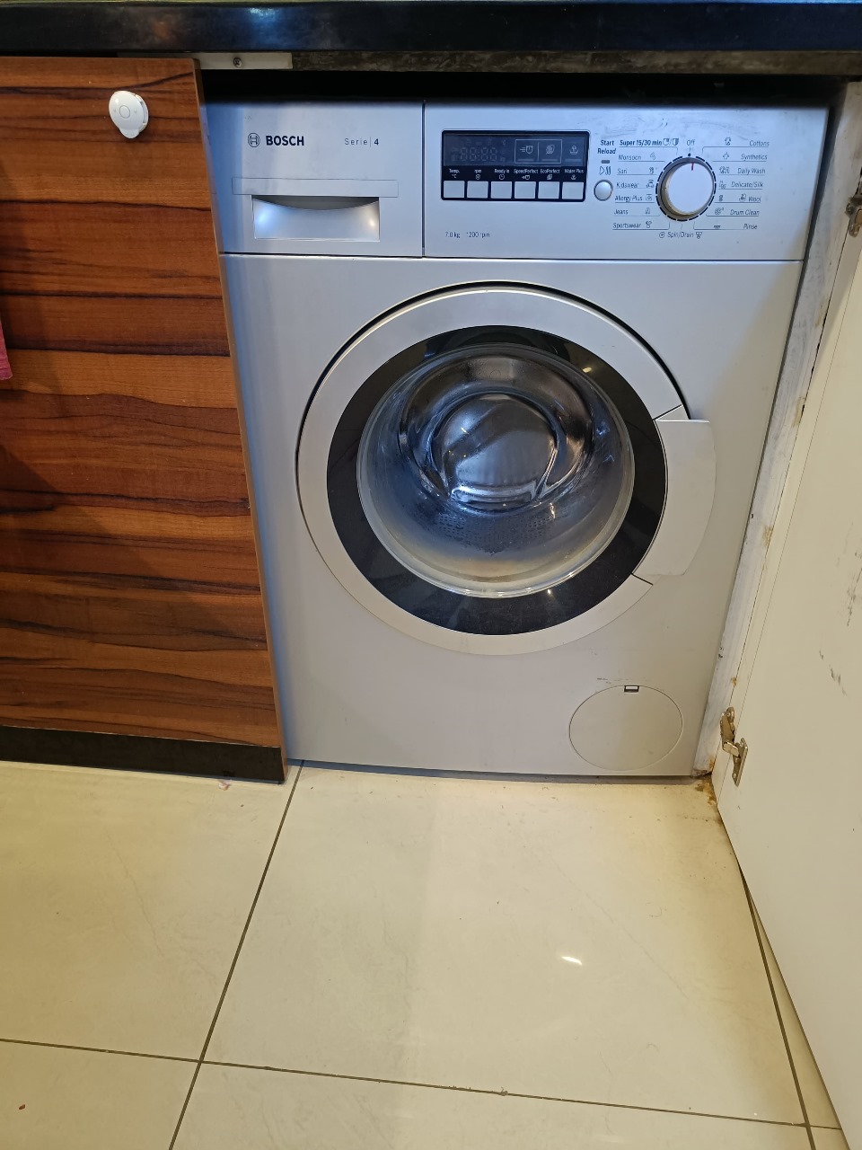 https://findmyroom-property-images-india.s3.ap-south-1.amazonaws.com/izpbs-1738131669889-13523.jpg