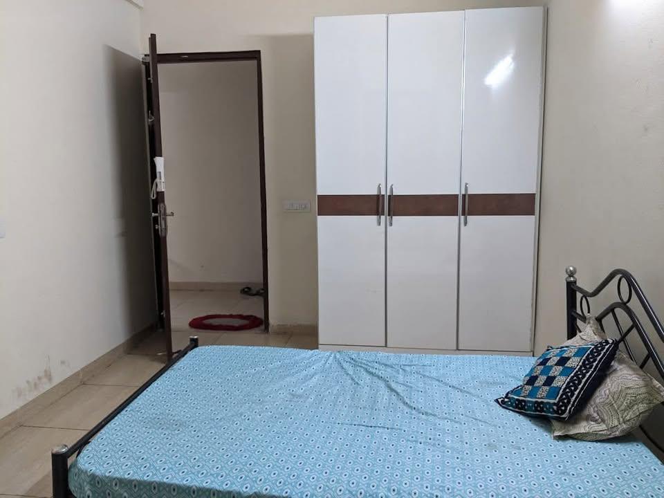 https://findmyroom-property-images-india.s3.ap-south-1.amazonaws.com/jabjn-1767013252916-56003