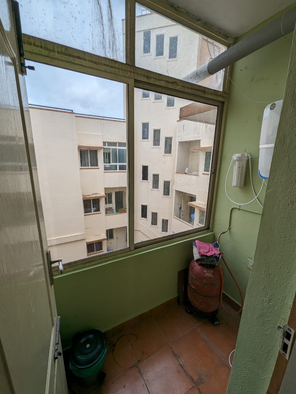https://findmyroom-property-images-india.s3.ap-south-1.amazonaws.com/jaqpe-1690436064756-08888.jpg
