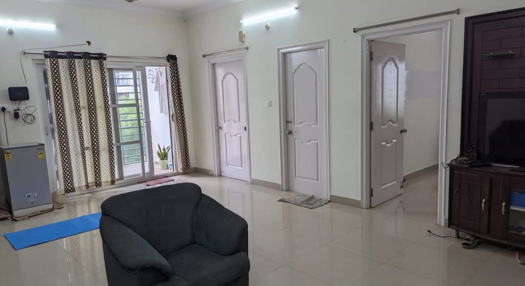 https://findmyroom-property-images-india.s3.ap-south-1.amazonaws.com/jckdi-1732694148801-60066.jpeg