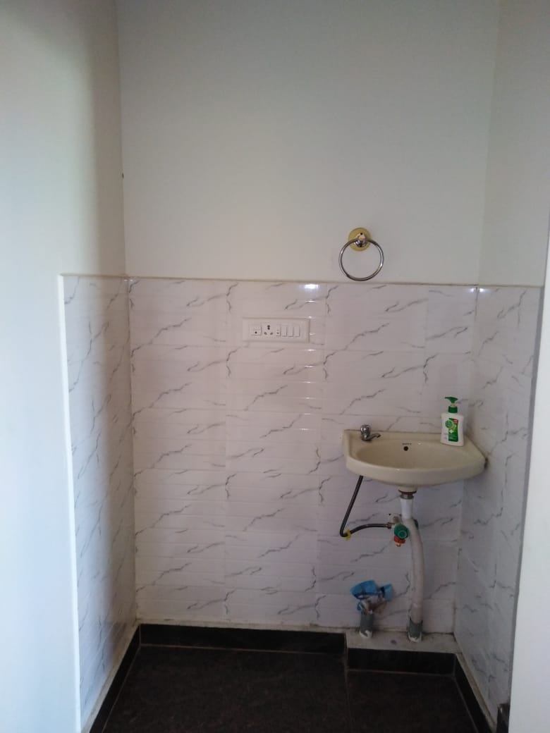 https://findmyroom-property-images-india.s3.ap-south-1.amazonaws.com/jcrmf-1760023875043-84472