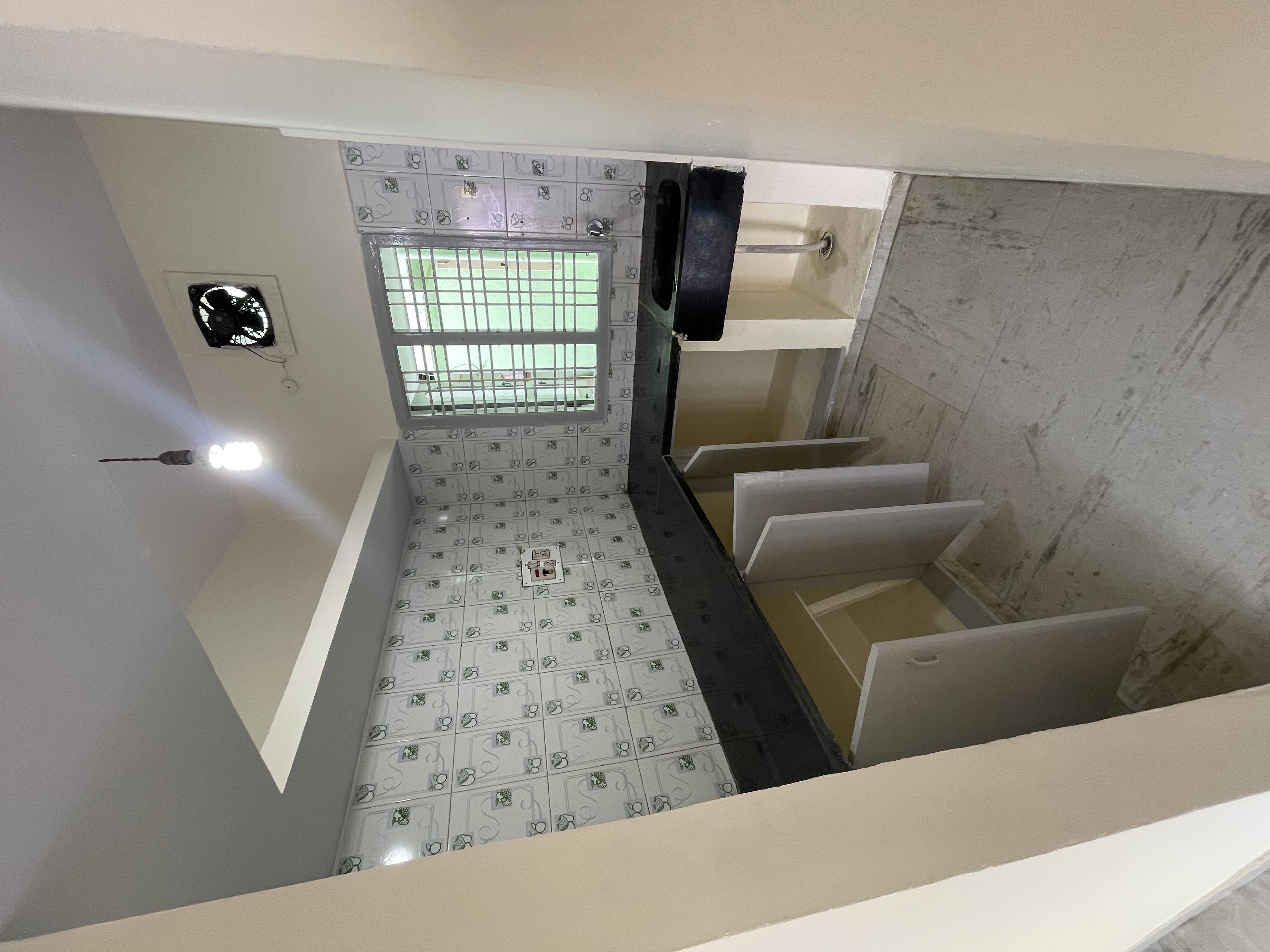 https://findmyroom-property-images-india.s3.ap-south-1.amazonaws.com/jhsia-1757305103361-08377.jpeg