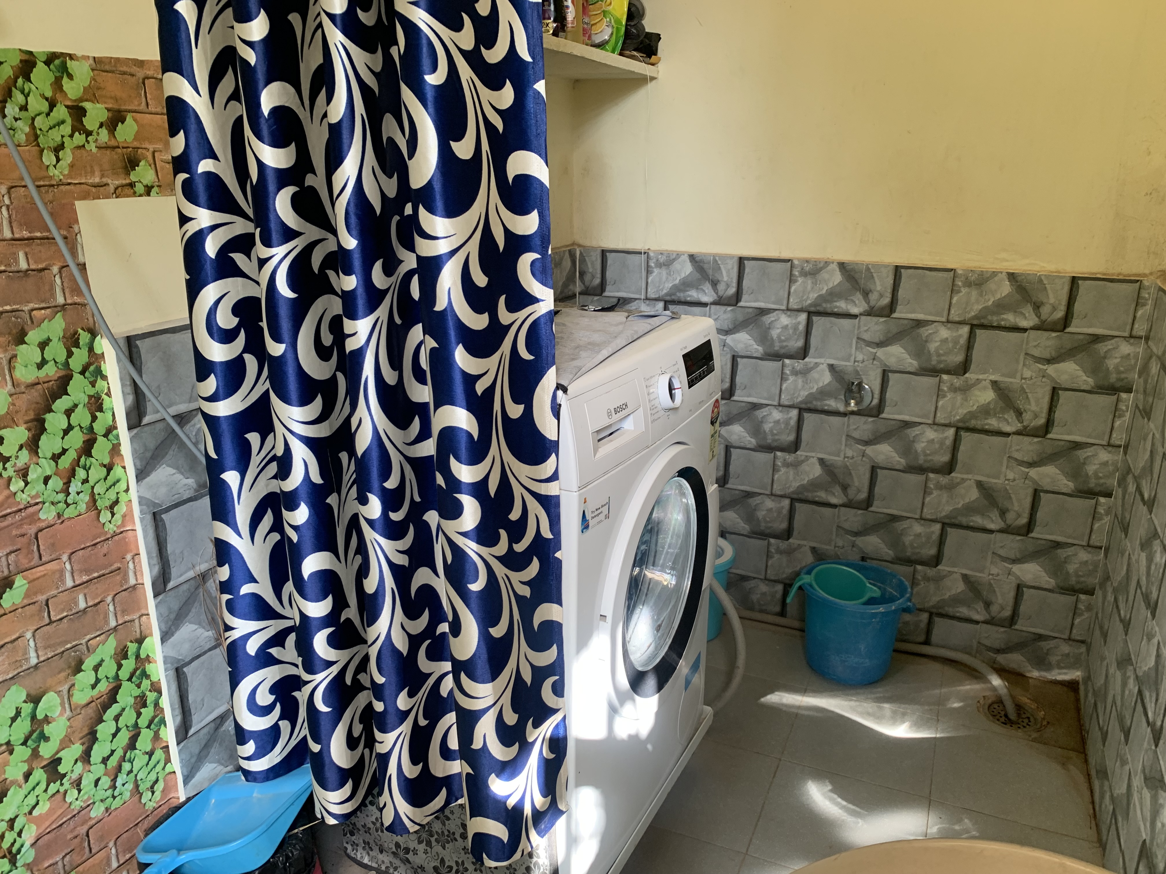 https://findmyroom-property-images-india.s3.ap-south-1.amazonaws.com/jhwrz-1709643898180-11788.jpeg