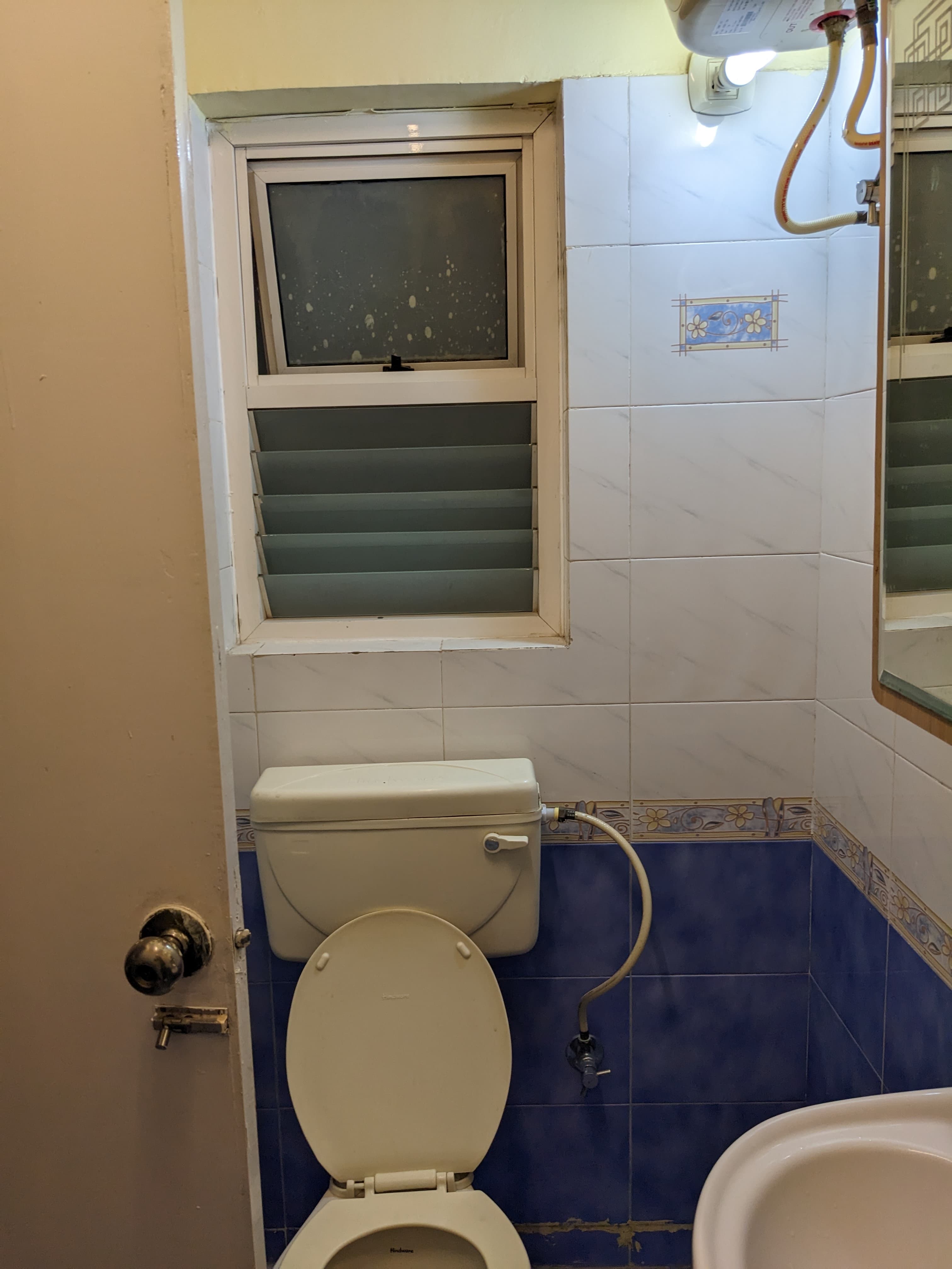 https://findmyroom-property-images-india.s3.ap-south-1.amazonaws.com/jjyeo-1740132758475-11828.jpg