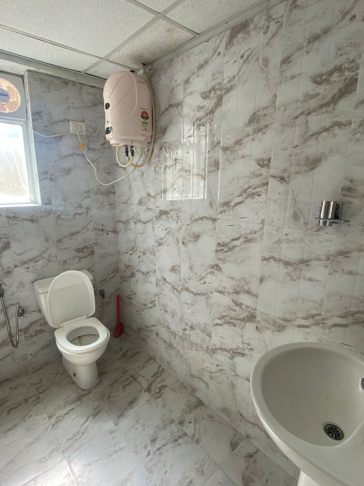 https://findmyroom-property-images-india.s3.ap-south-1.amazonaws.com/jkppi-1676622291441-45426.jpeg